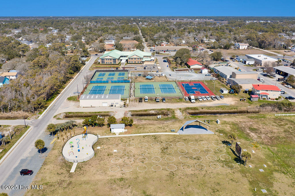 100458437 | Photo 46