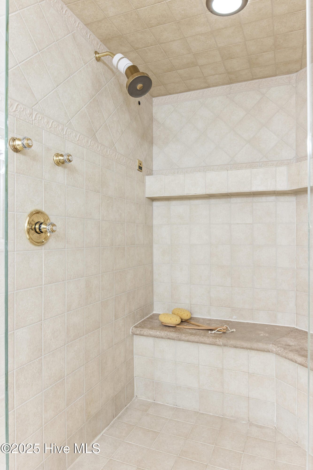 100544952 | Photo 33