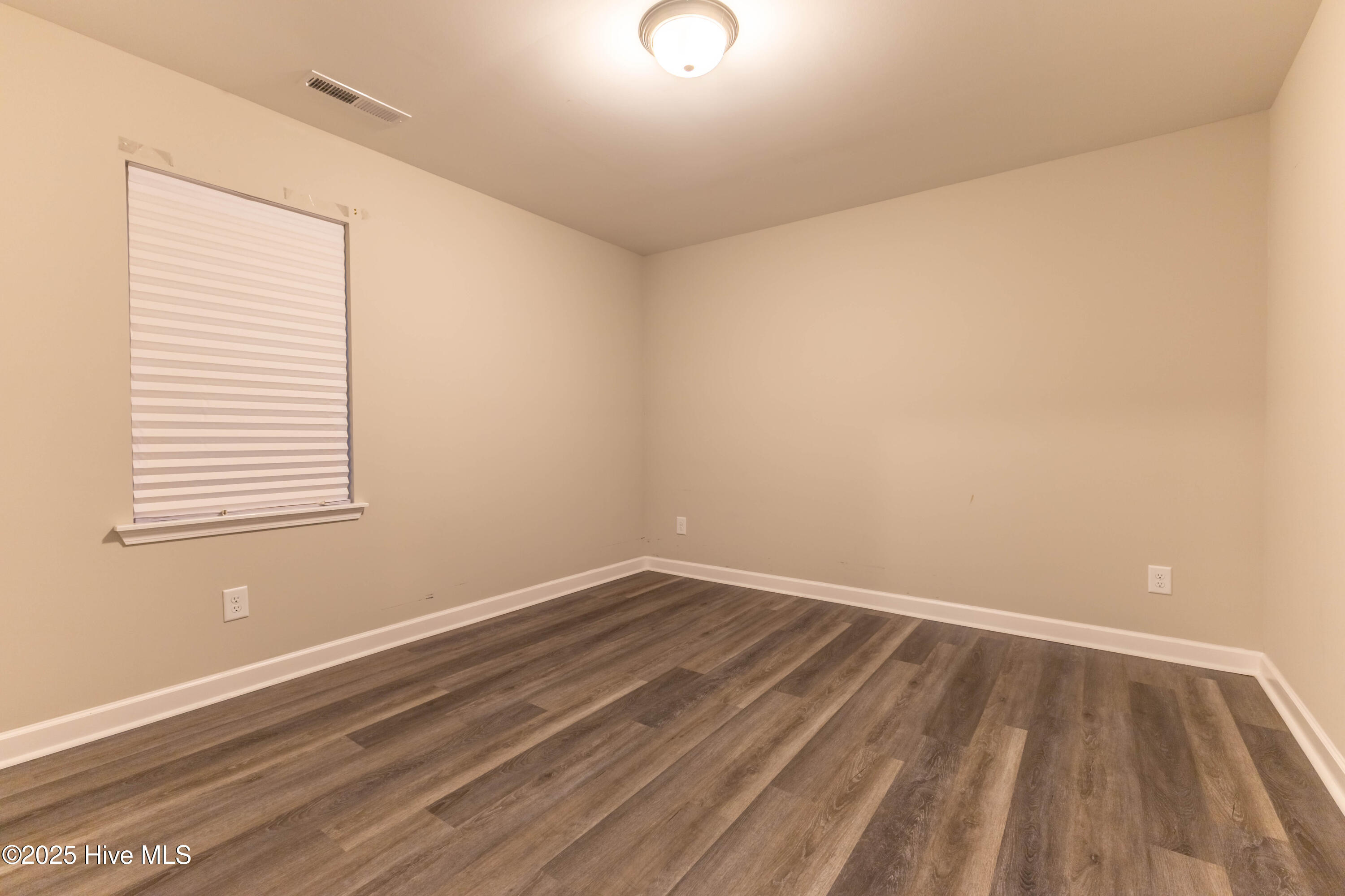 100545107 | Photo 20