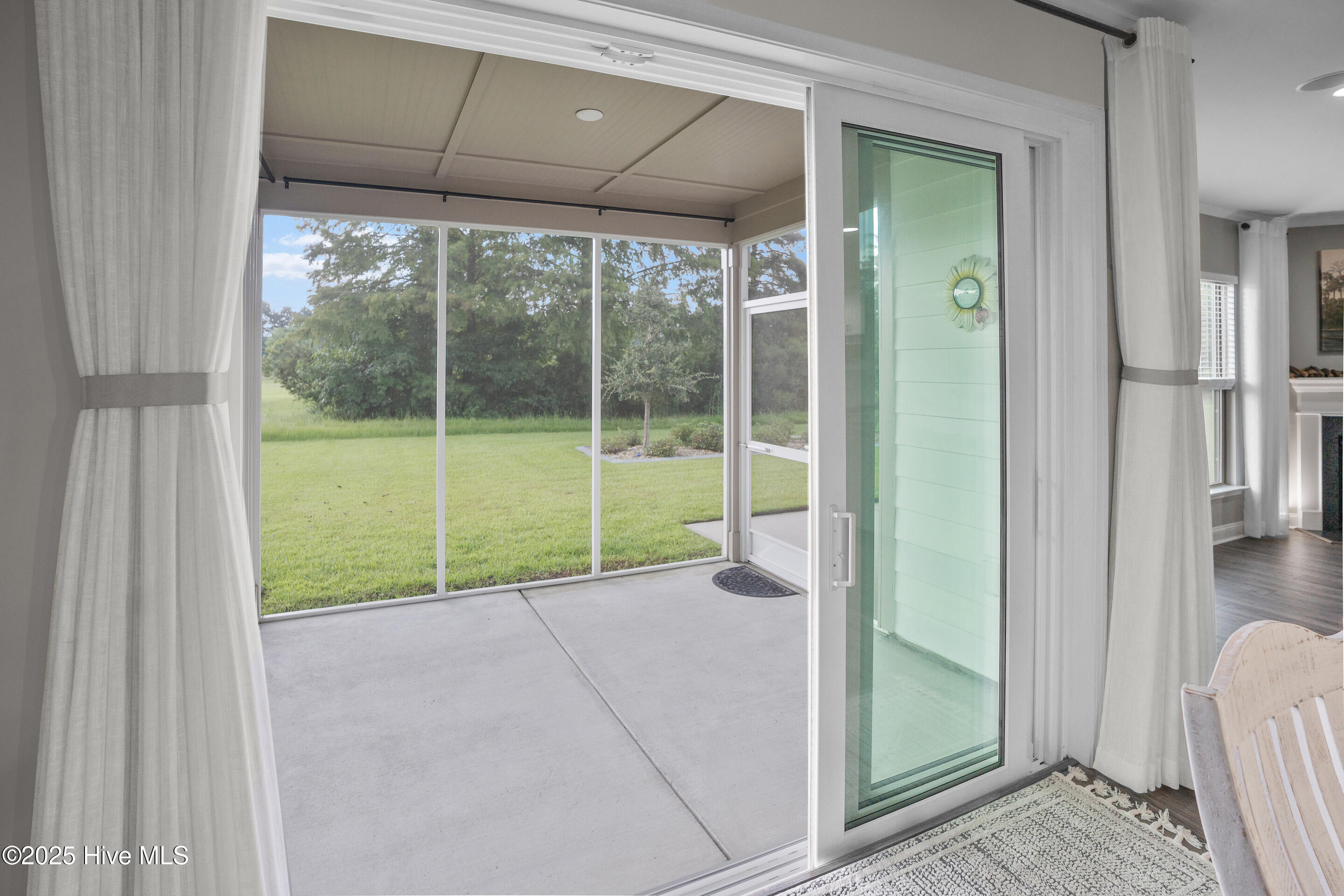 100526662 | Photo 26