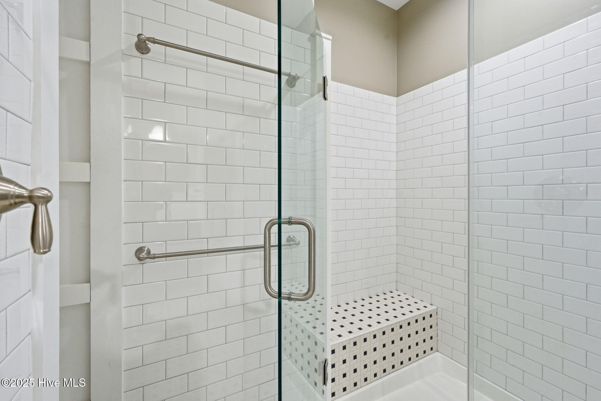 100535585 | Photo 115