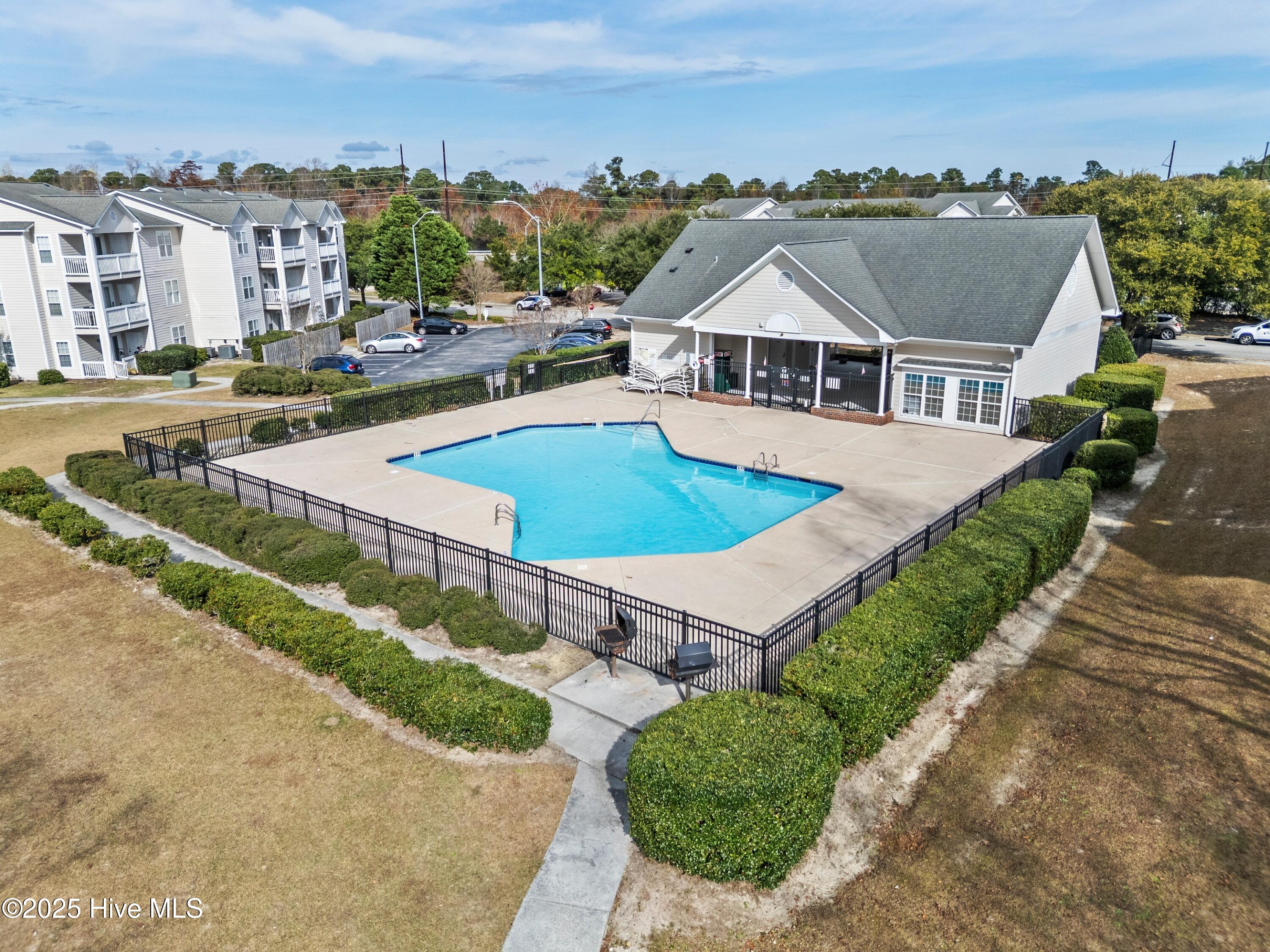 100545961 | Photo 39