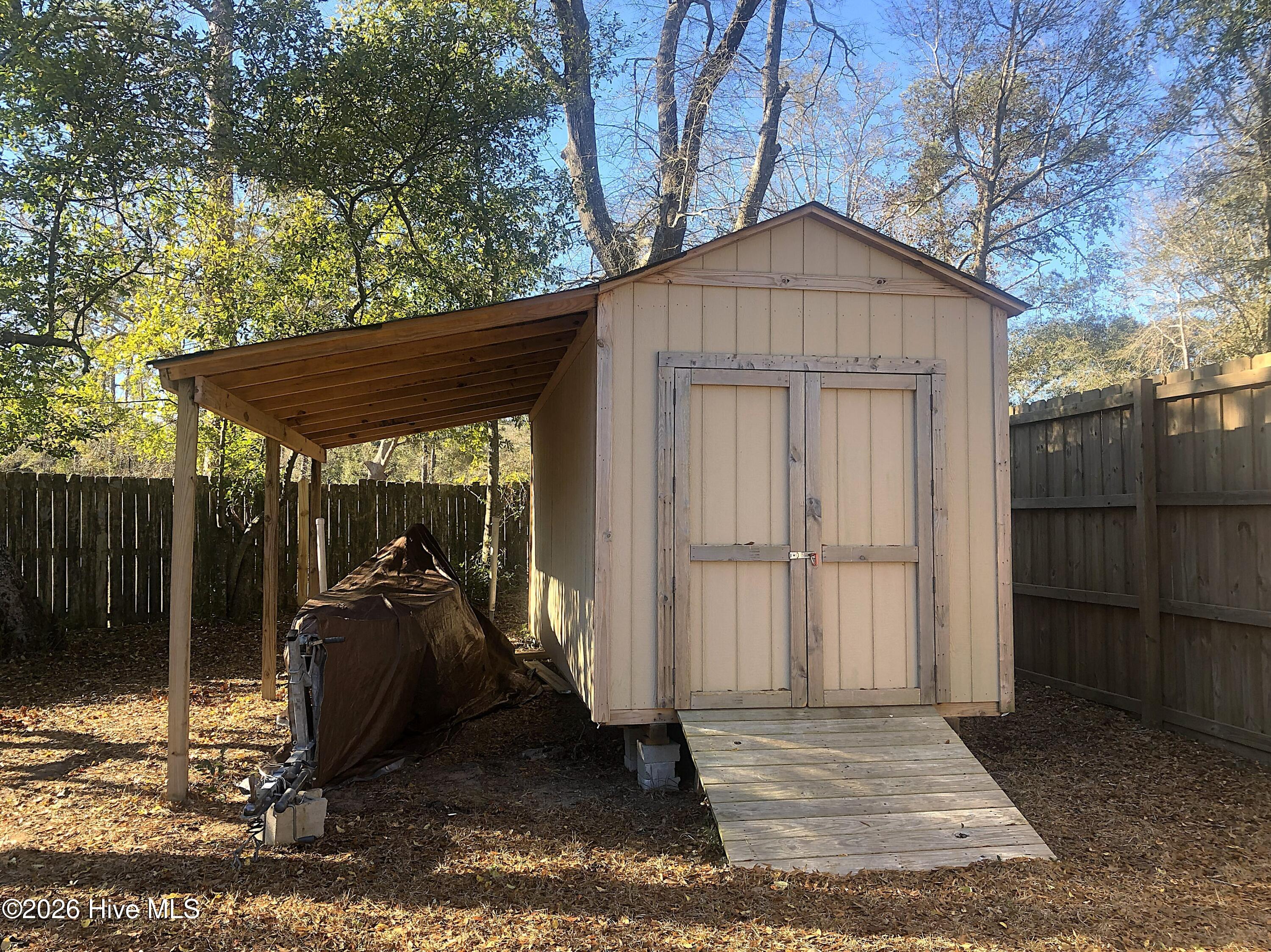 100549339 | Photo 35