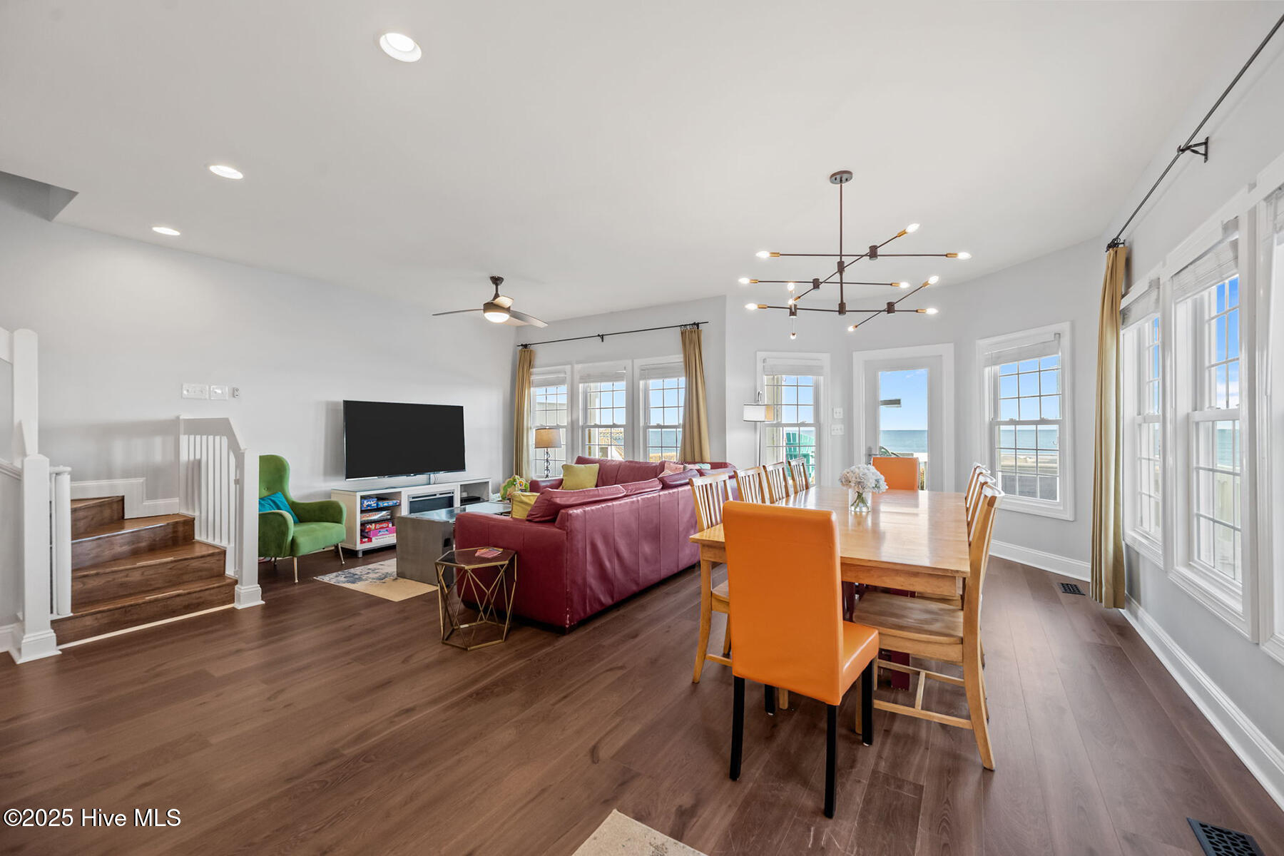 100537355 | Photo 20