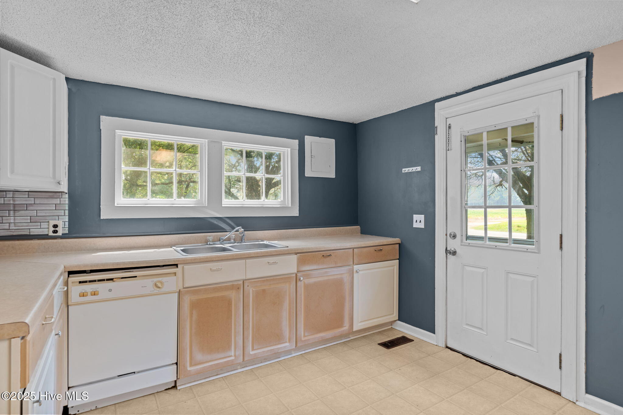 100529357 | Photo 20