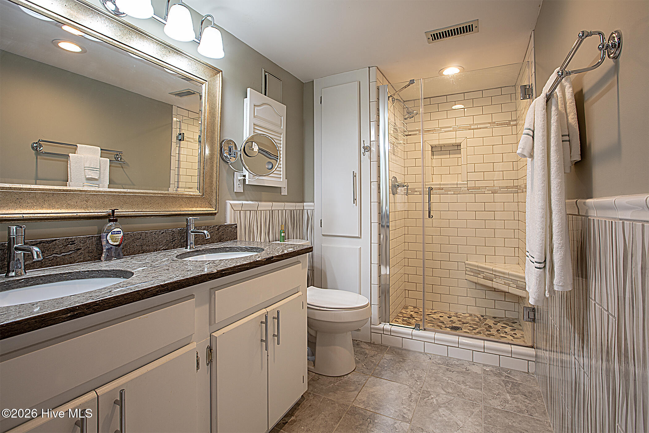 100551765 | Photo 27