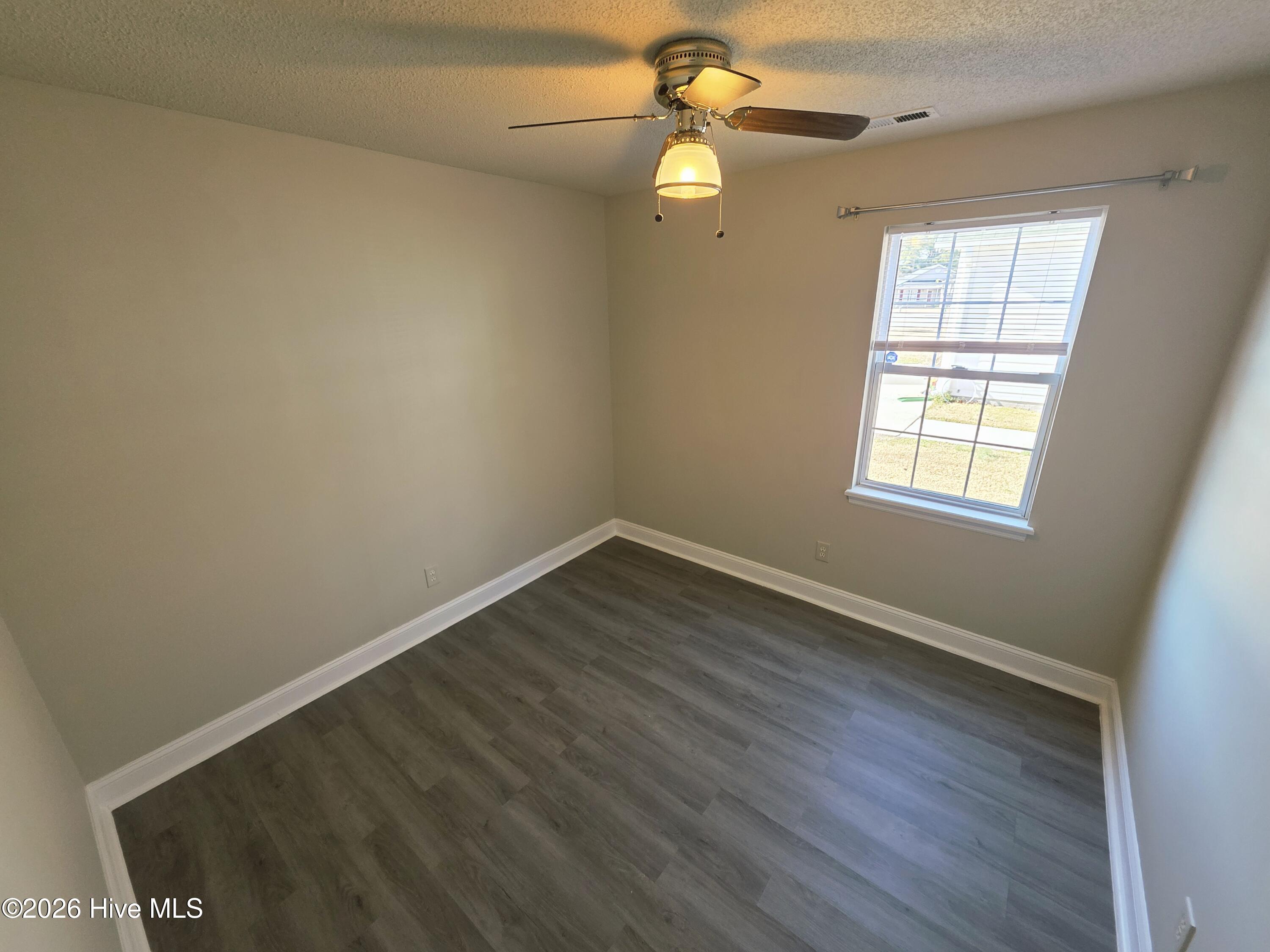 100551263 | Photo 15