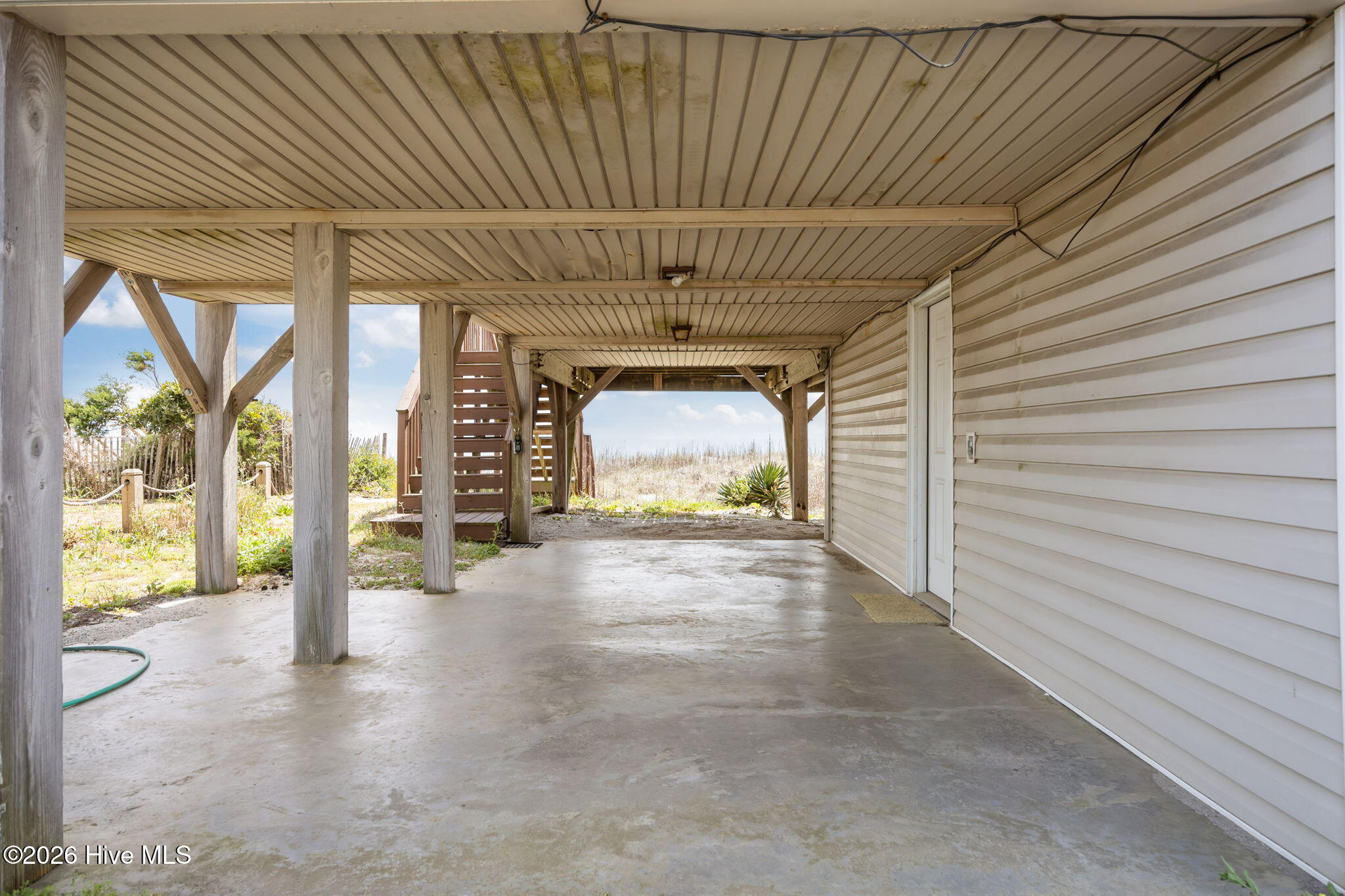 100565925 | Photo 15