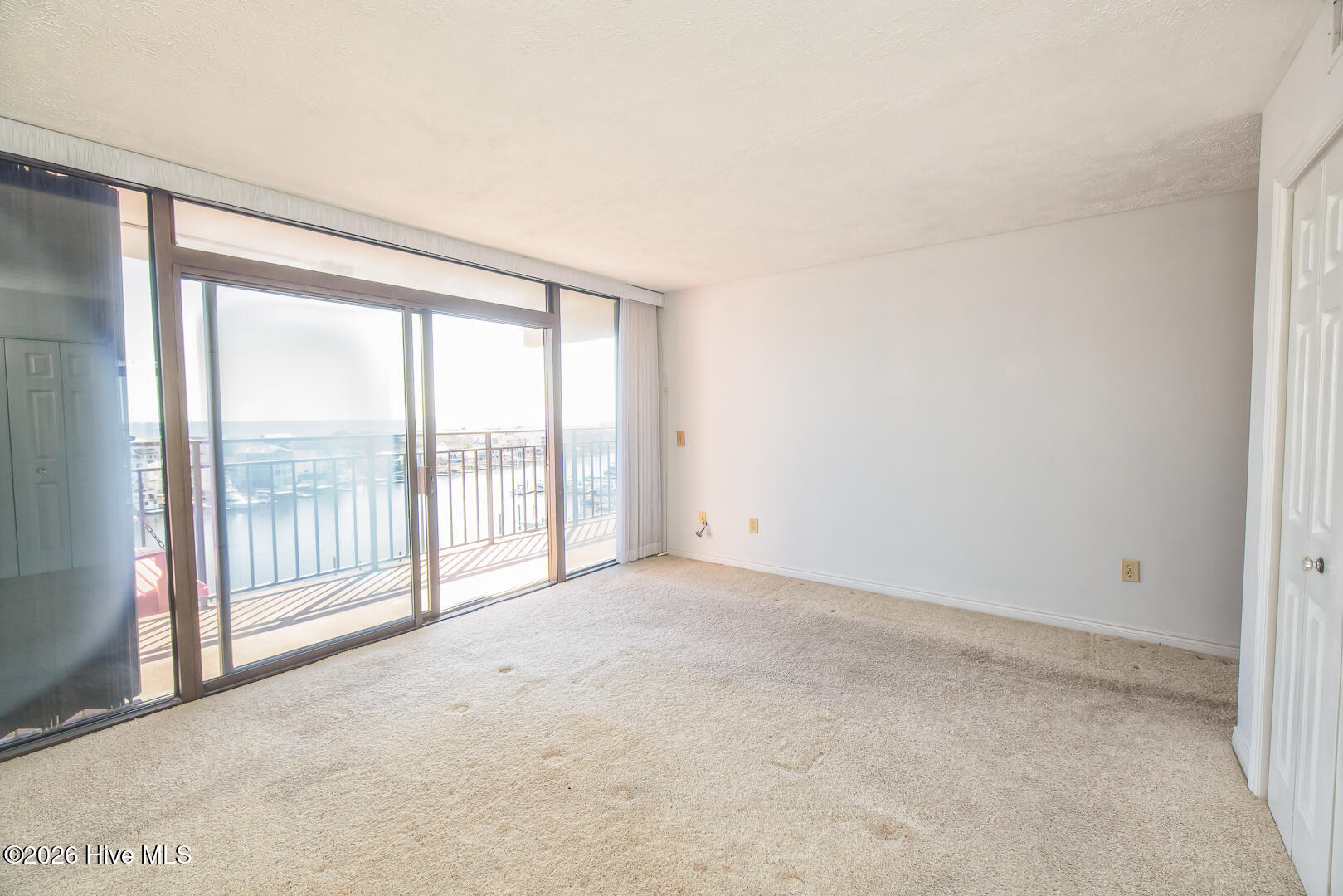 100532991 | Photo 11