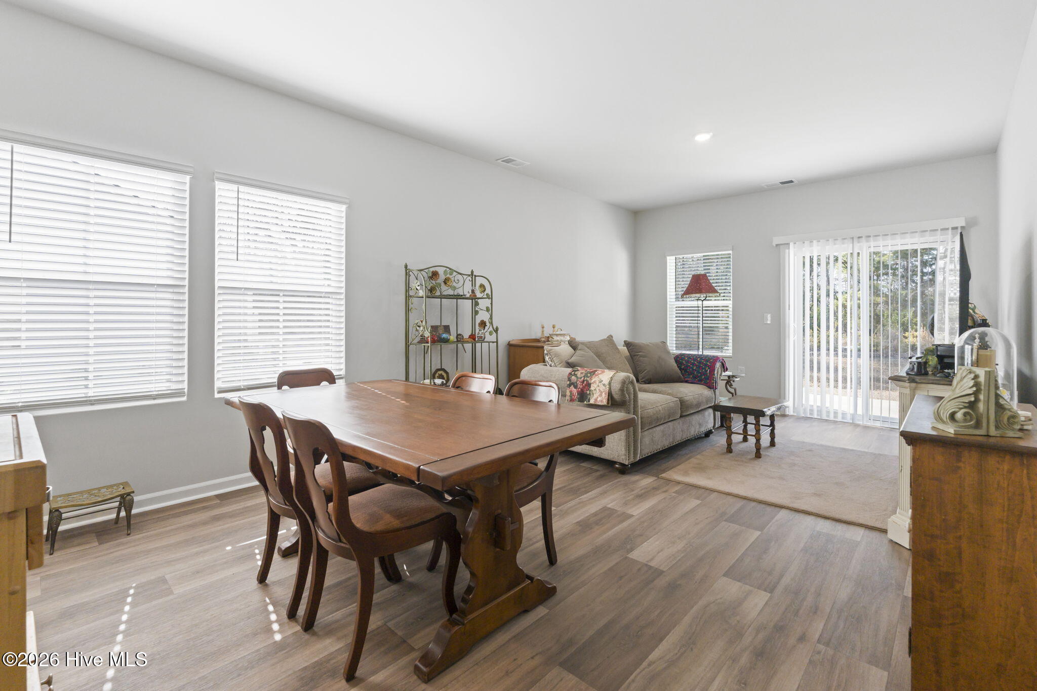 100553971 | Photo 16