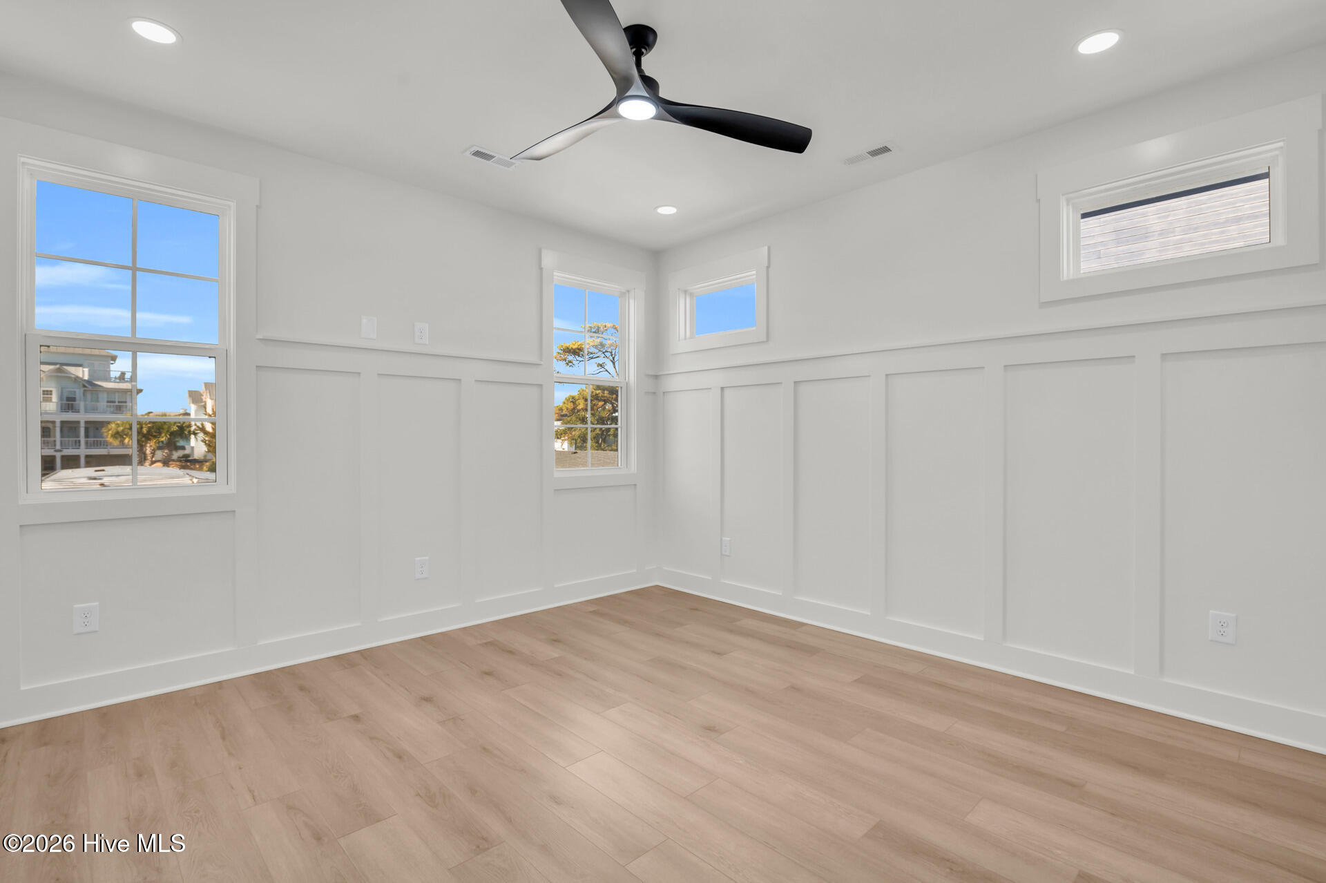 100547722 | Photo 12