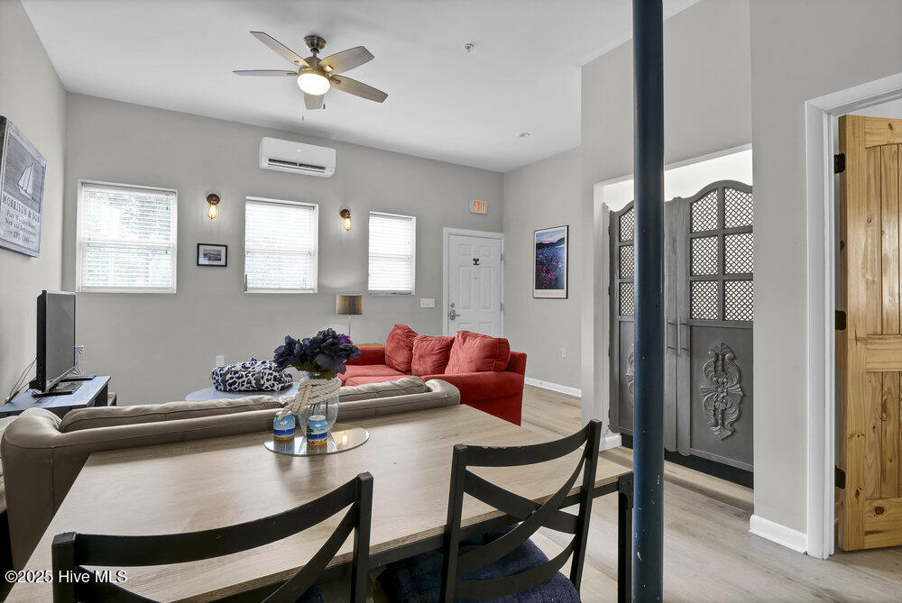 100543464 | Photo 27