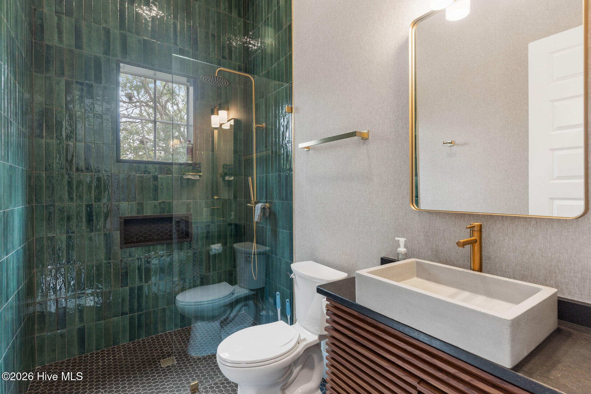 100553549 | Photo 52