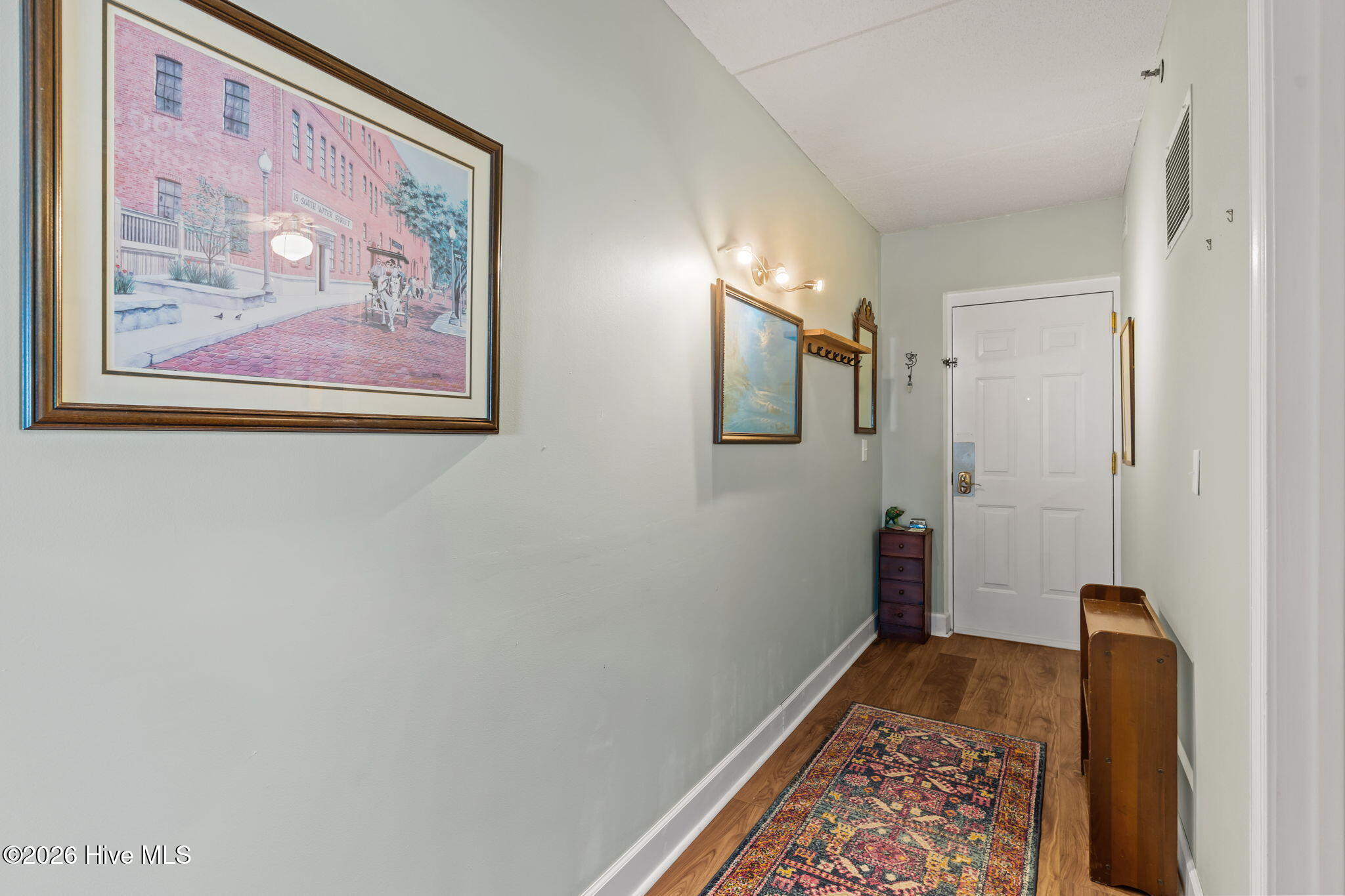 100560150 | Photo 11