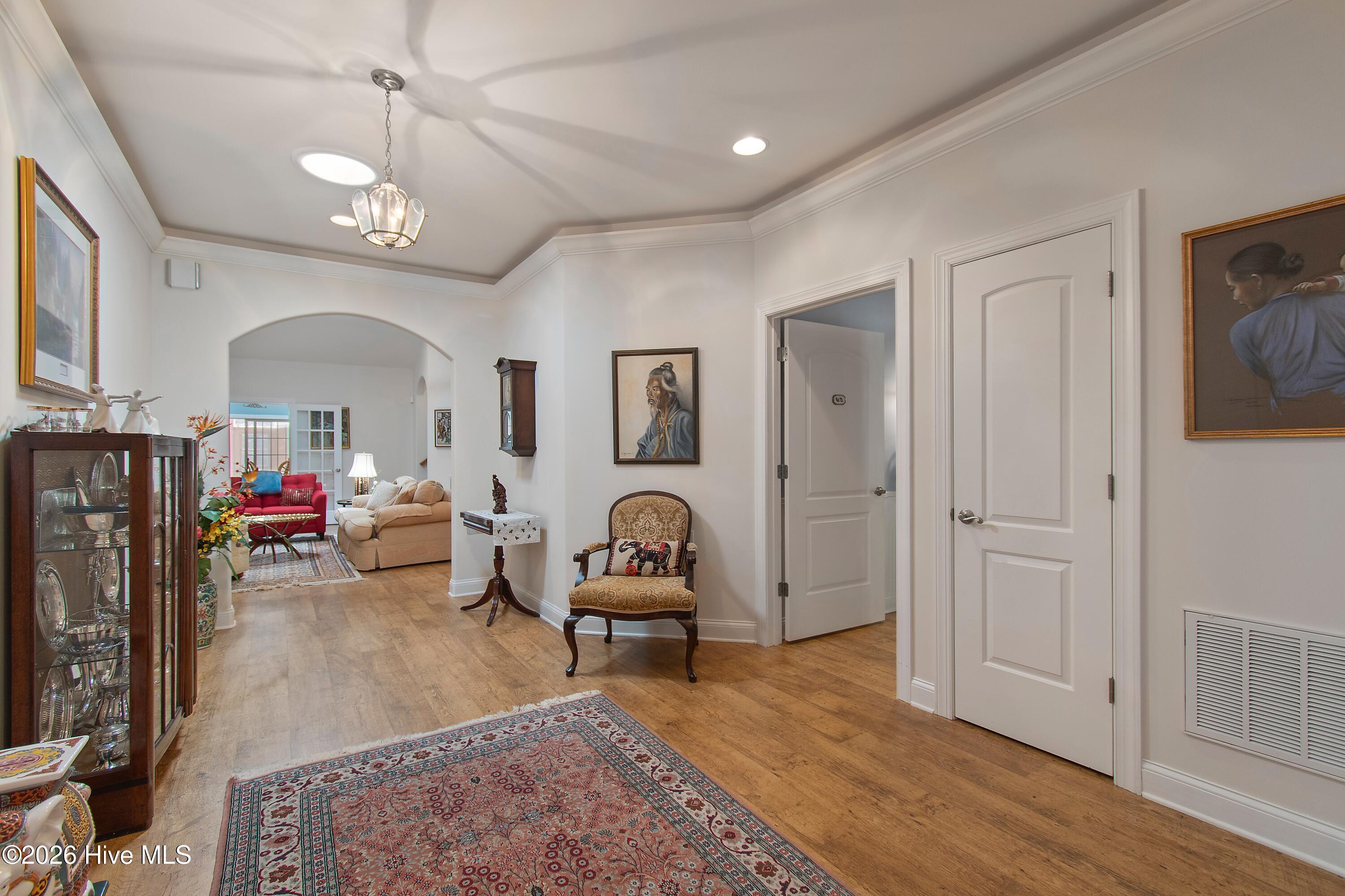 100556962 | Photo 13