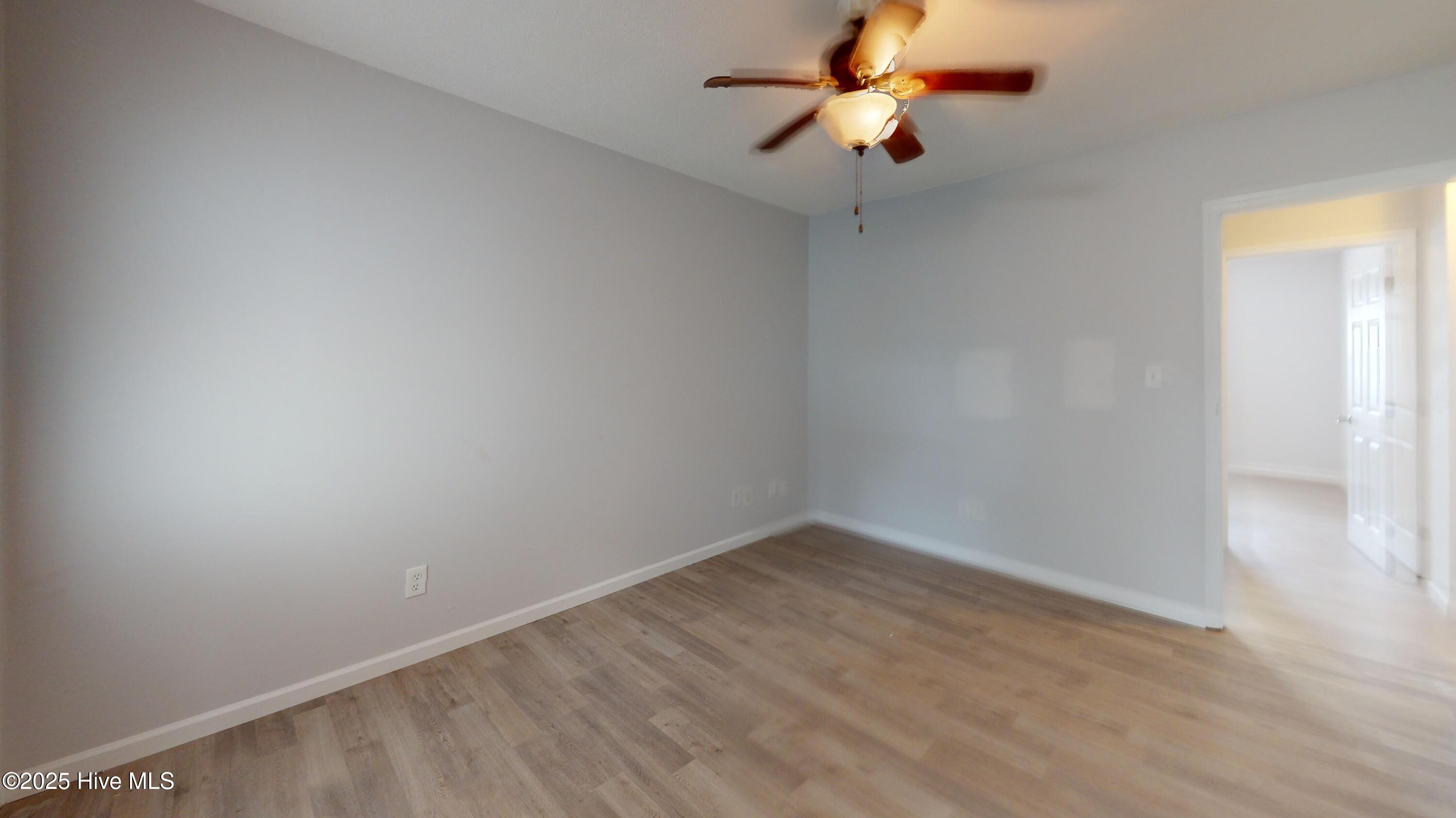 100536322 | Photo 31