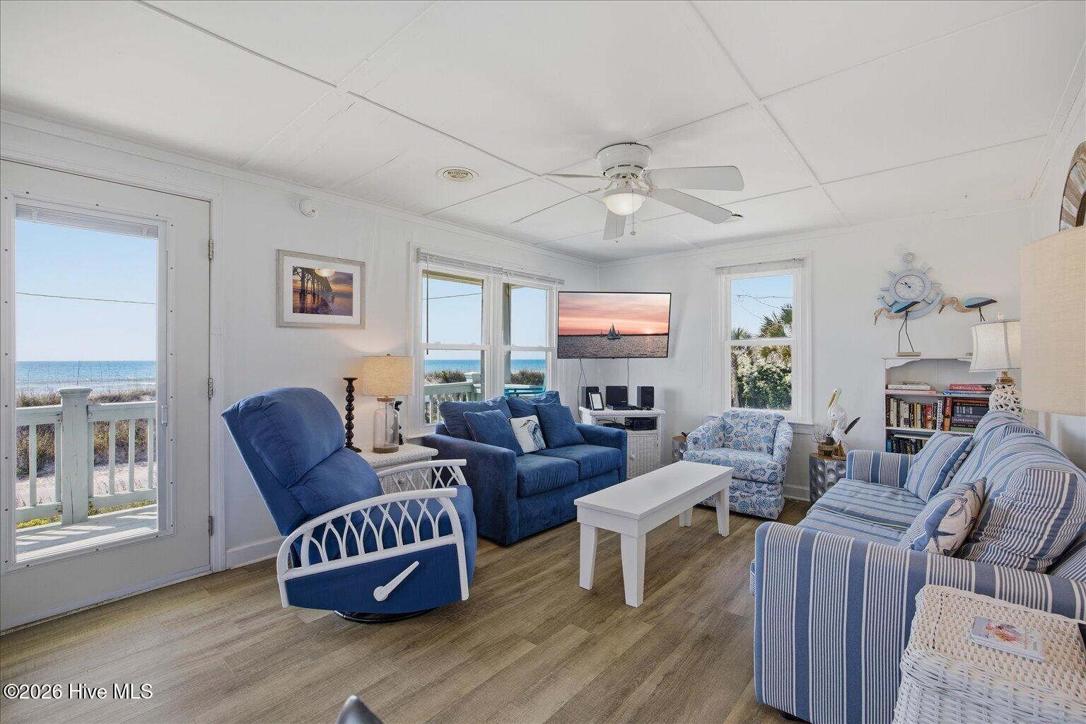 100568909 | Photo 21