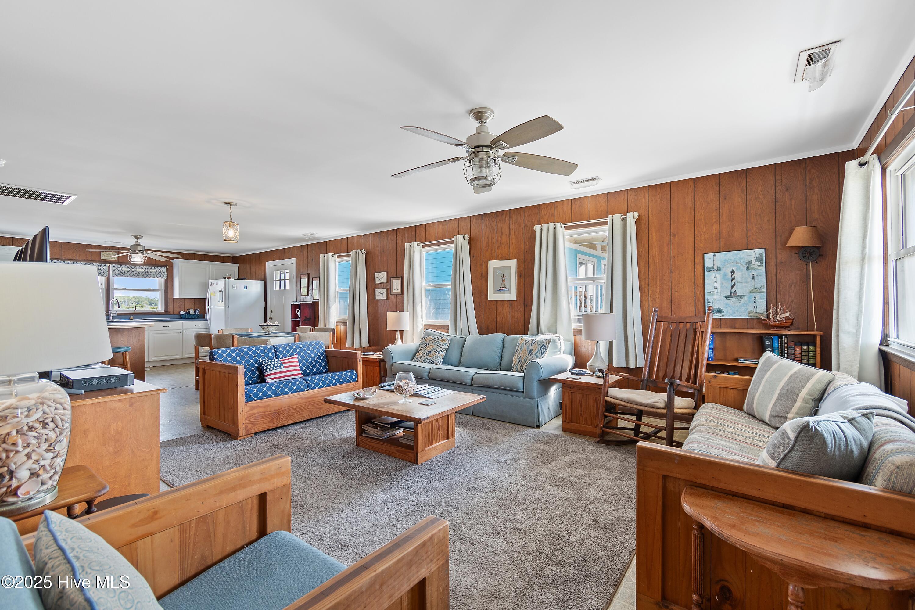 100529759 | Photo 16