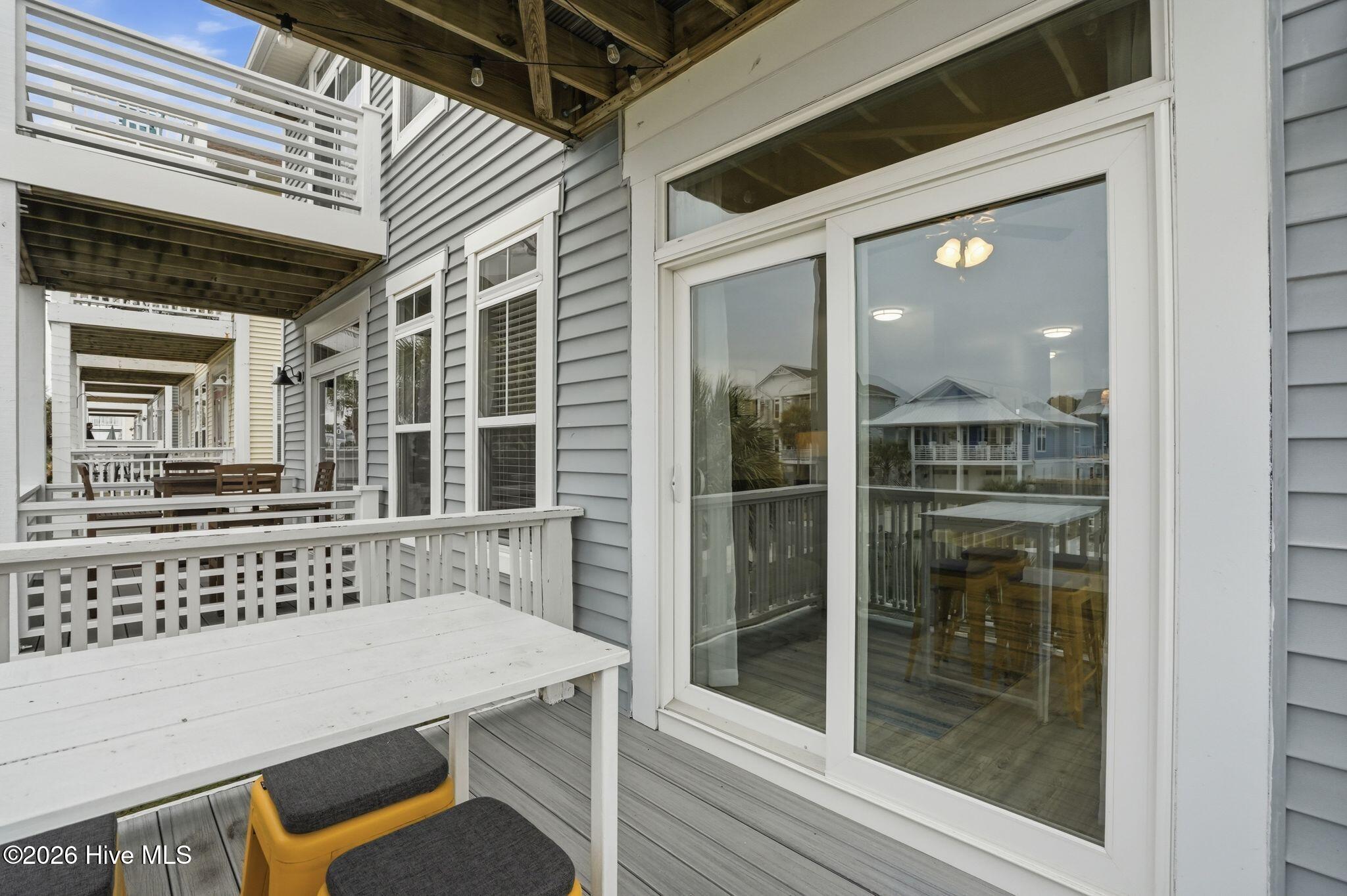 100558229 | Photo 15