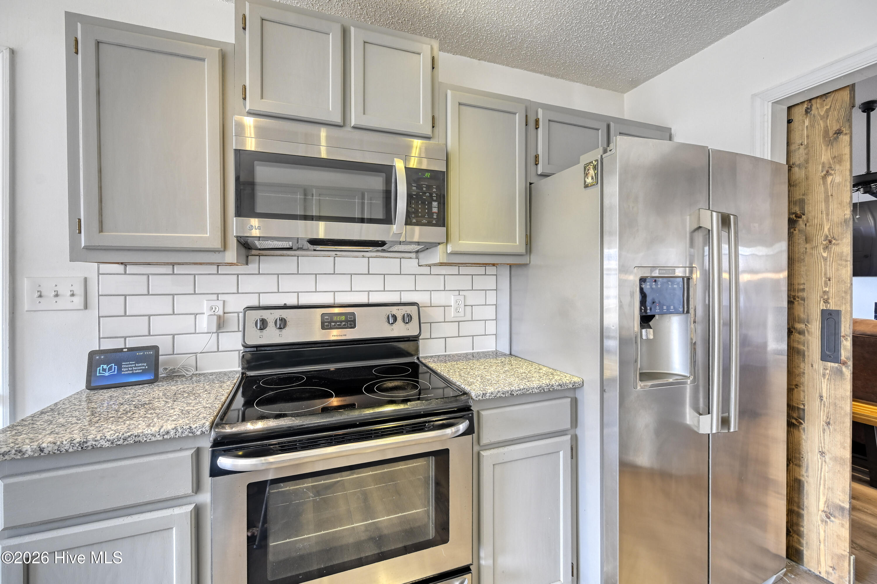 100548302 | Photo 13