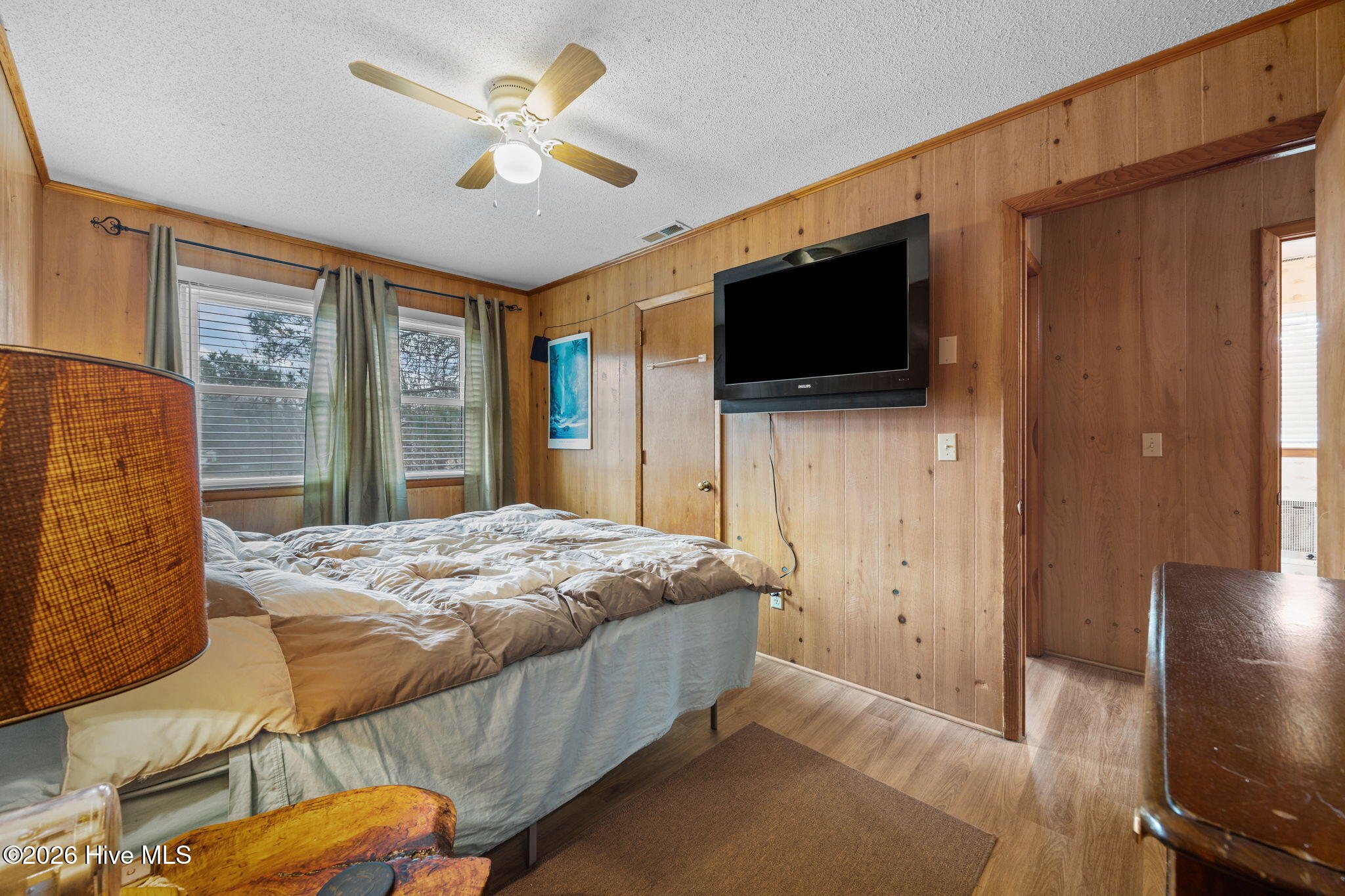 100555890 | Photo 15