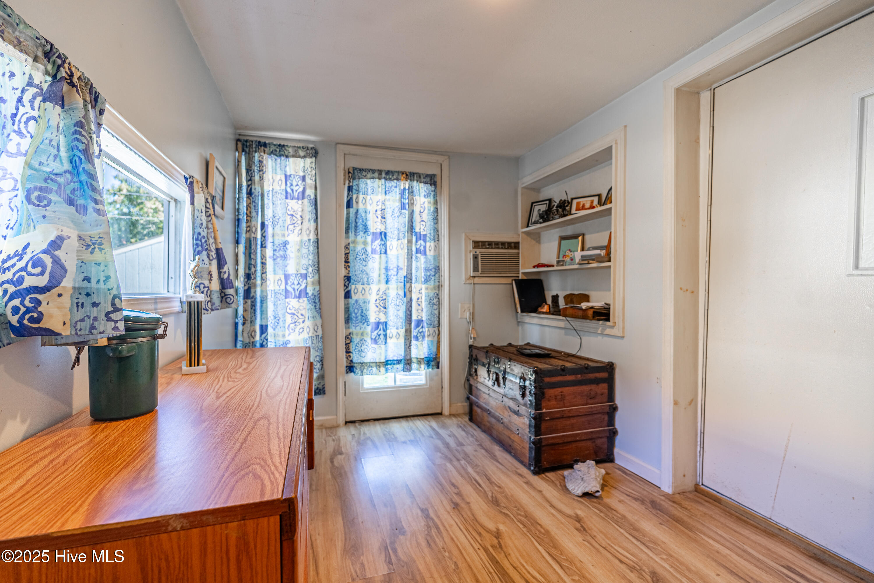 100538170 | Photo 26