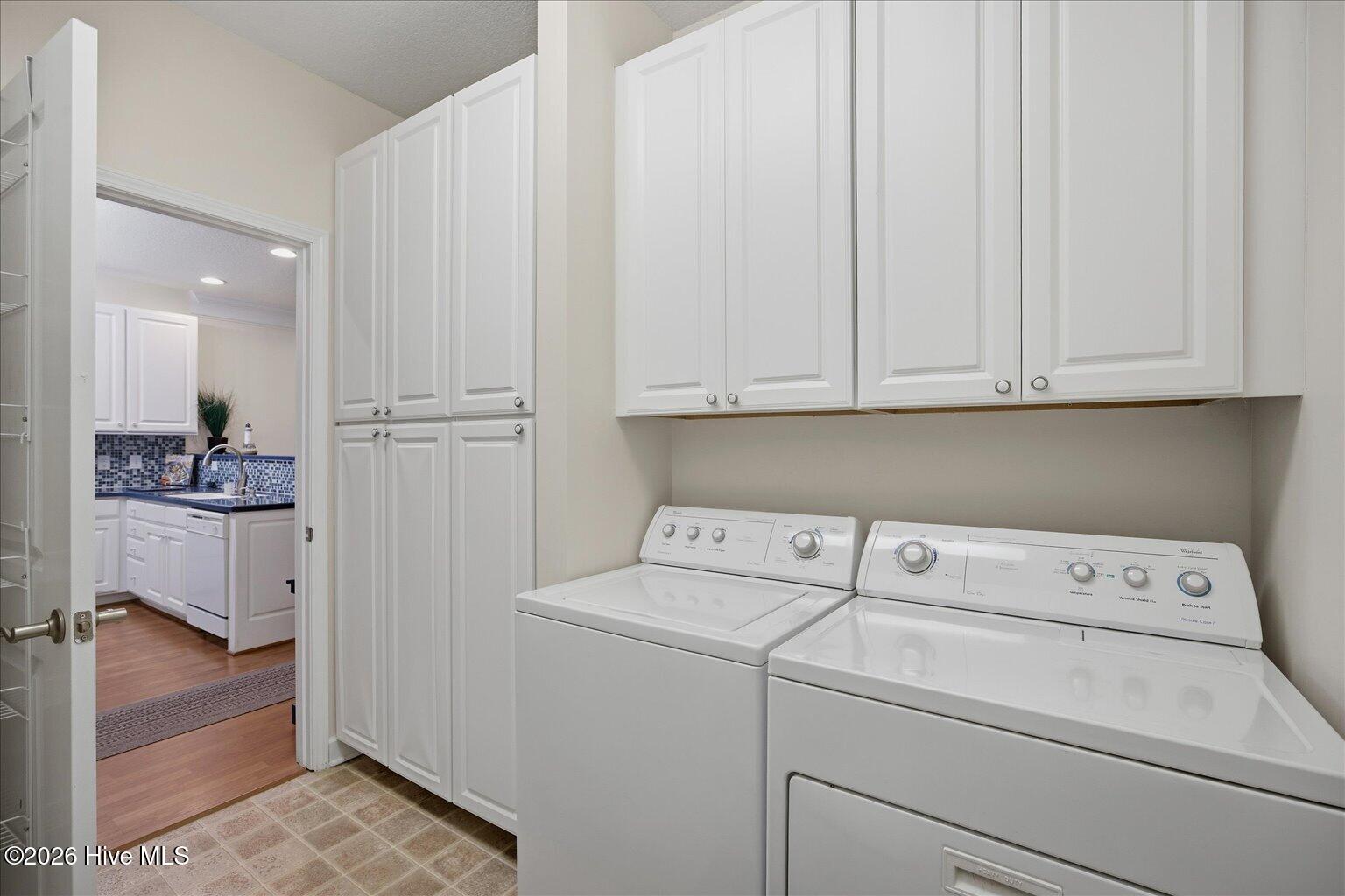 100558706 | Photo 28