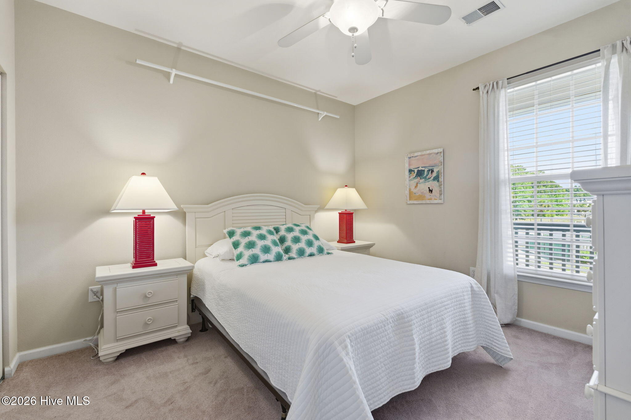 100569052 | Photo 25