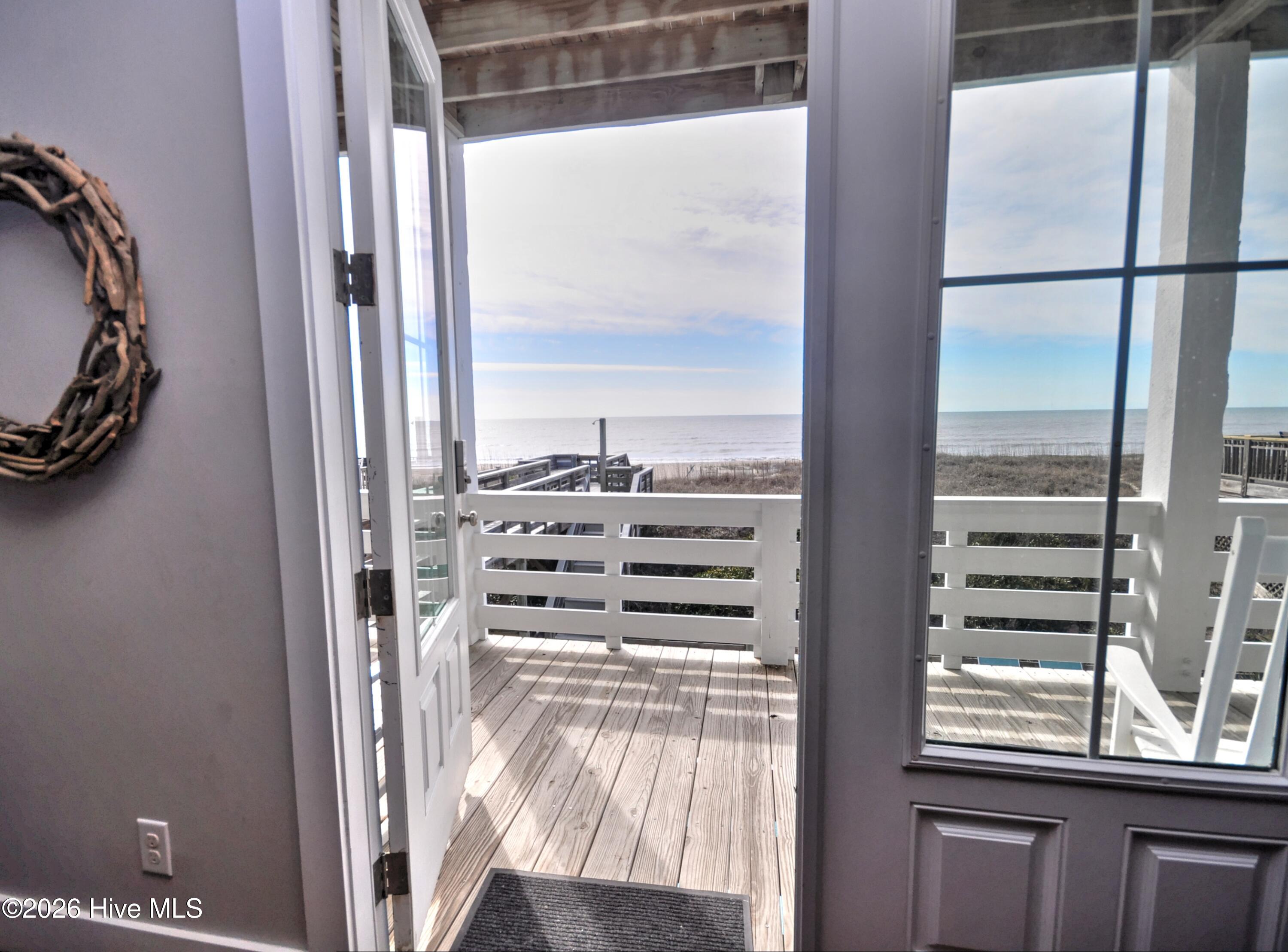 100561409 | Photo 21