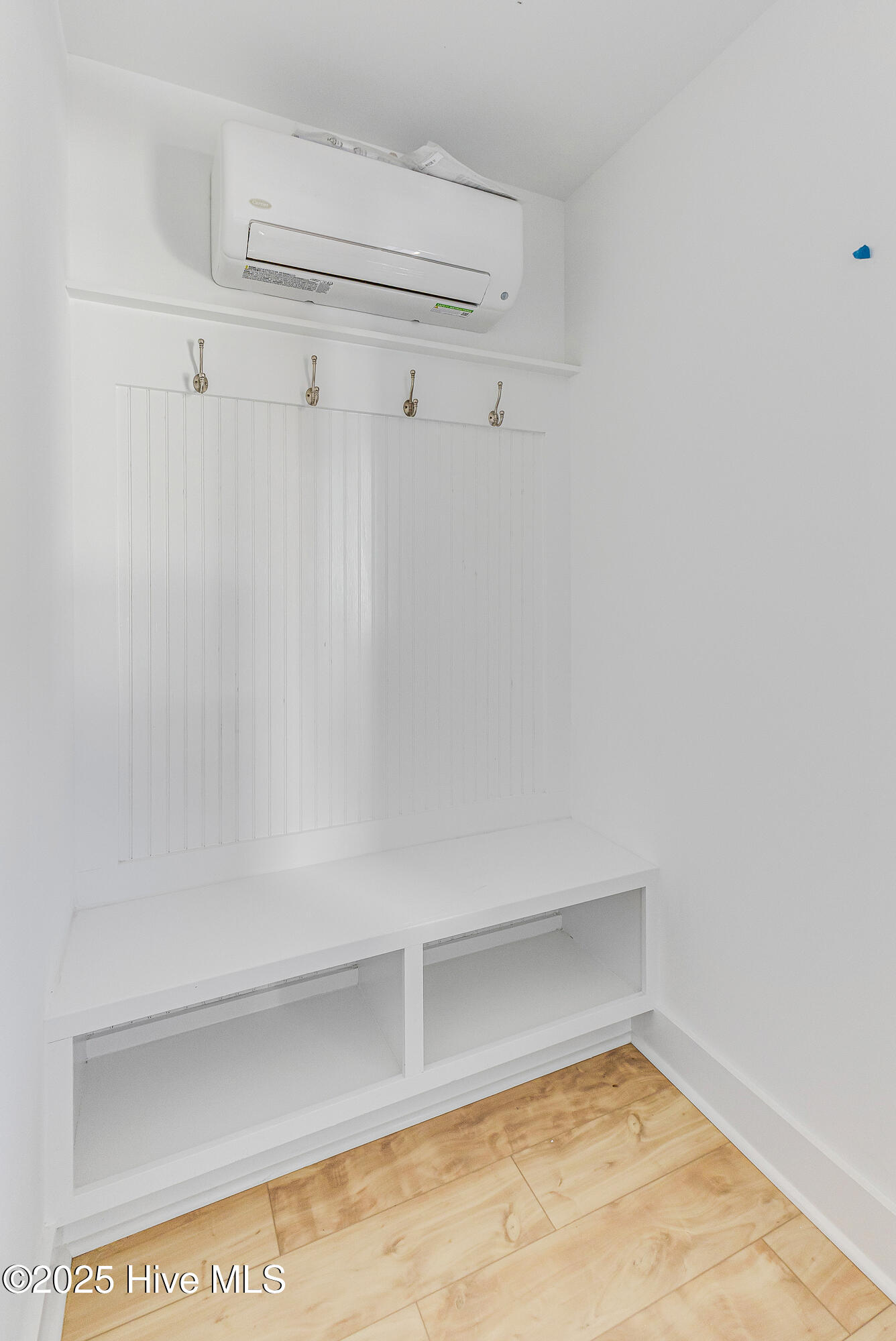 100534543 | Photo 42