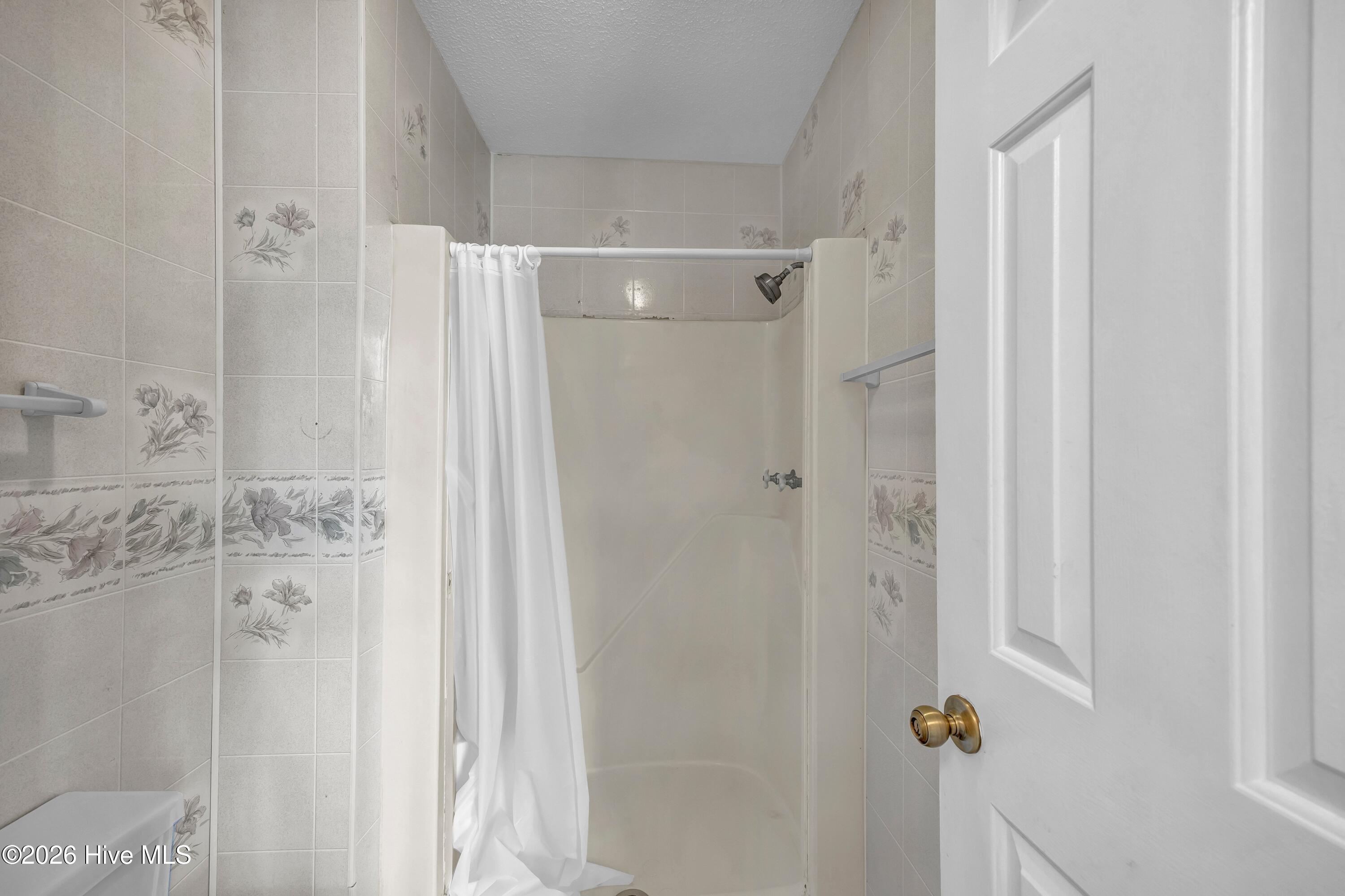 100549703 | Photo 17