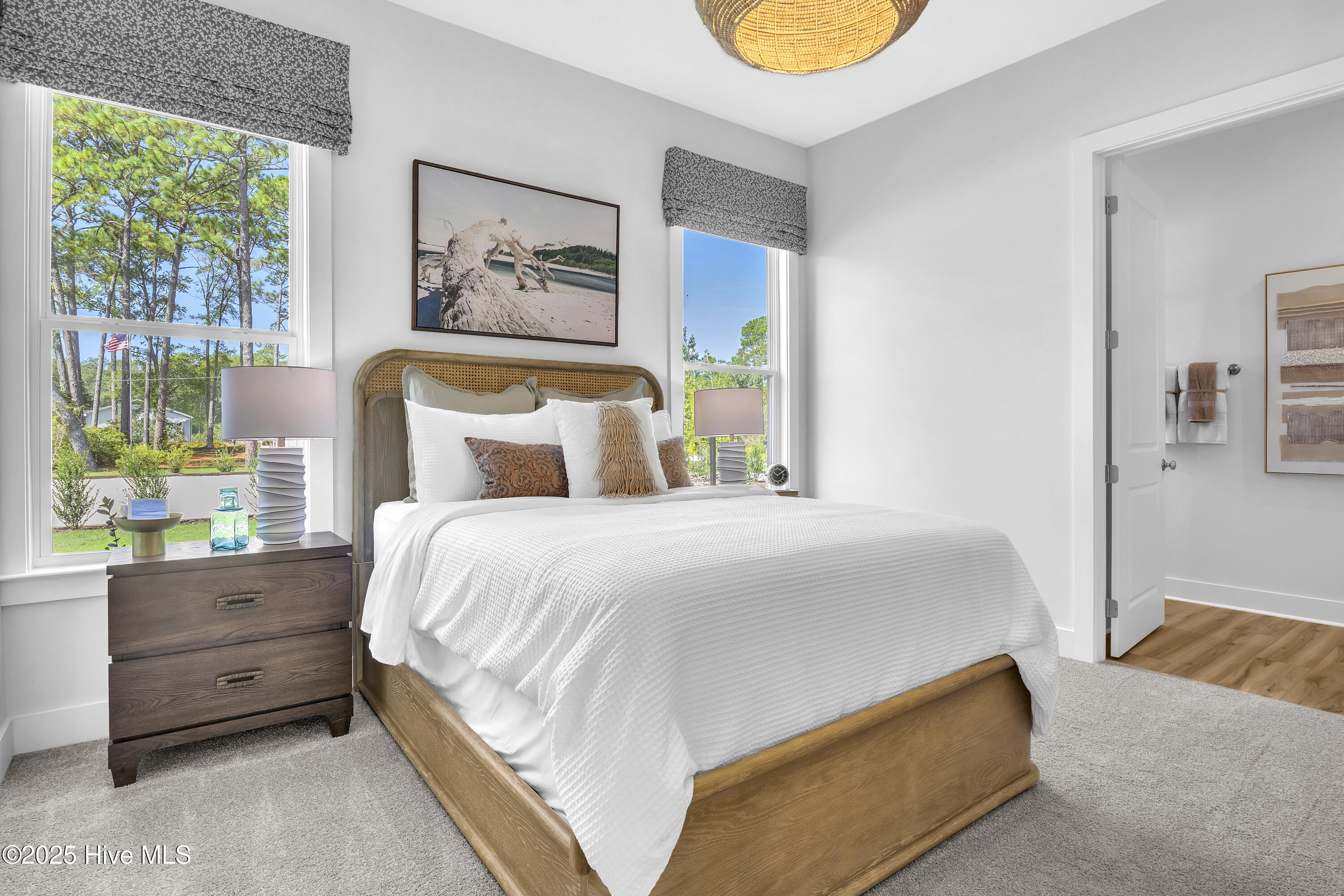 100550625 | Photo 35