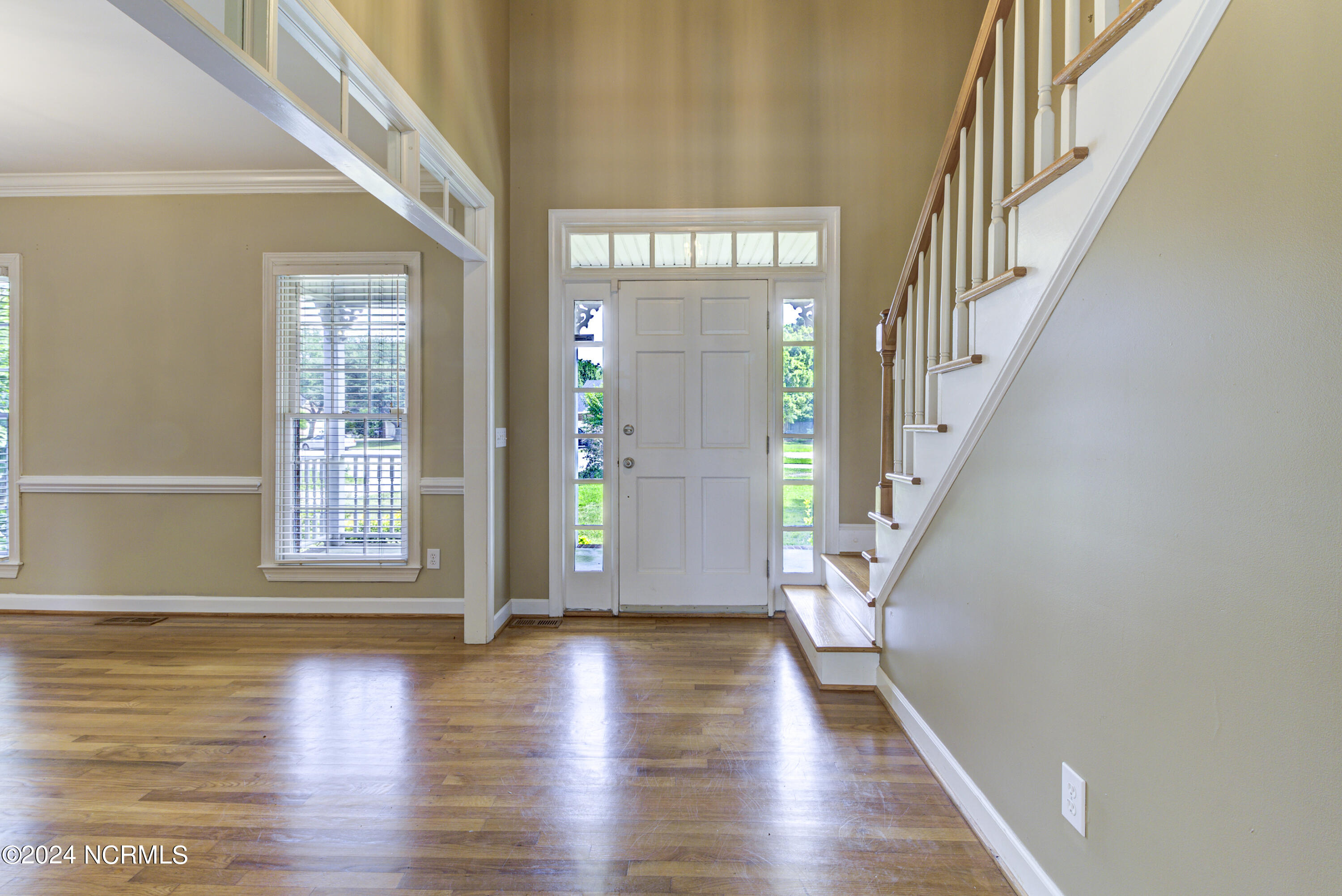 100560204 | Photo 13