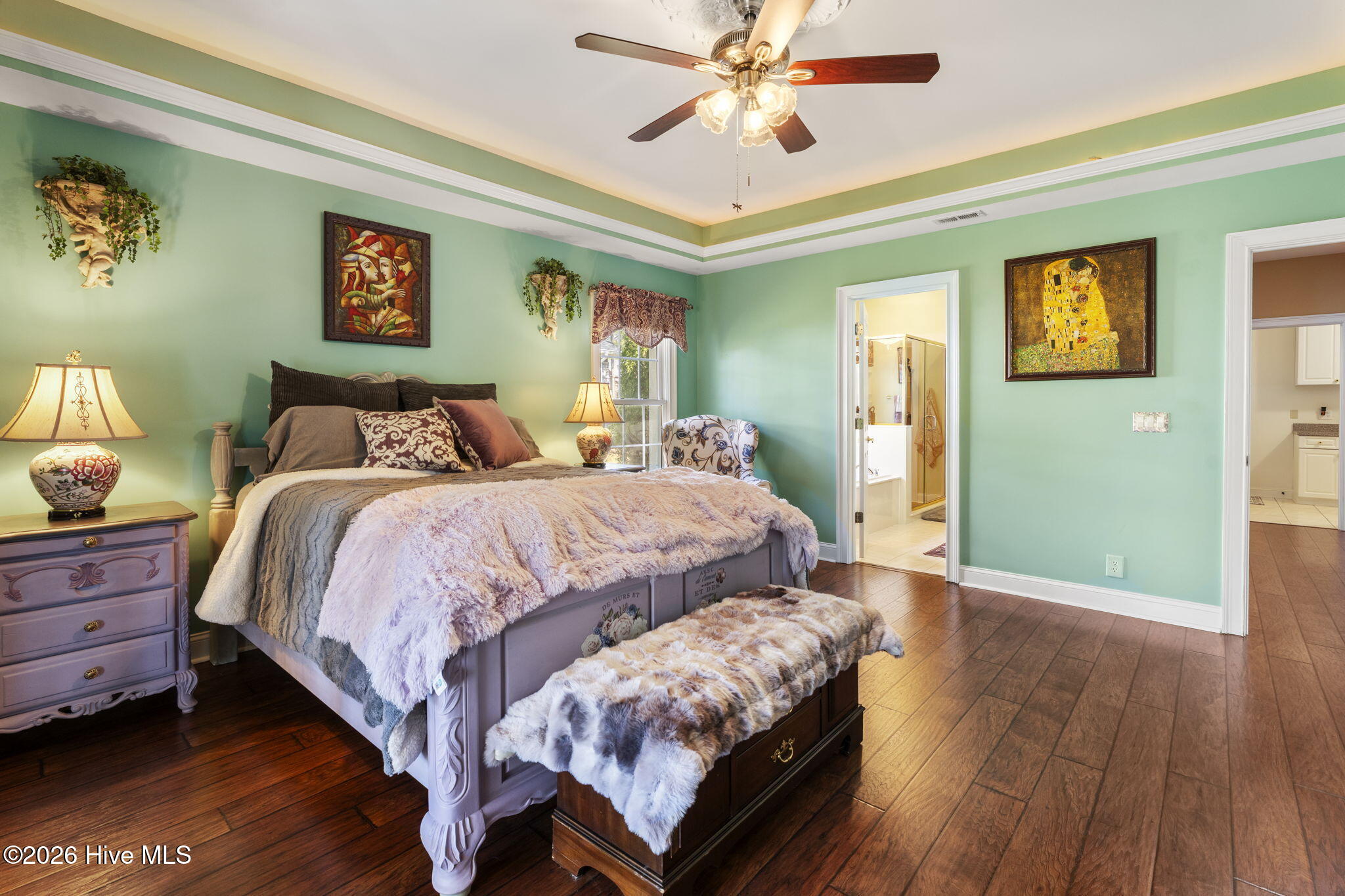 100563951 | Photo 27