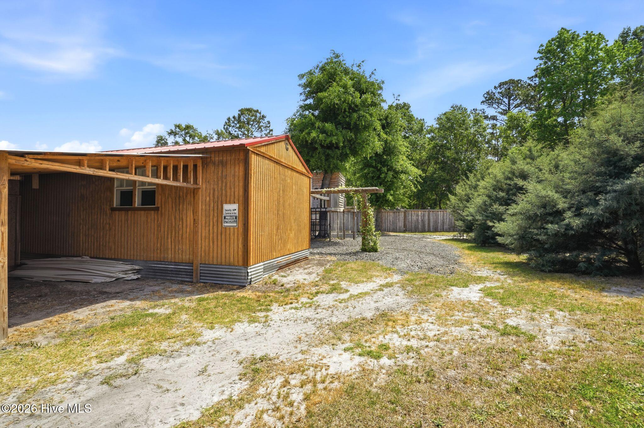 100570161 | Photo 42