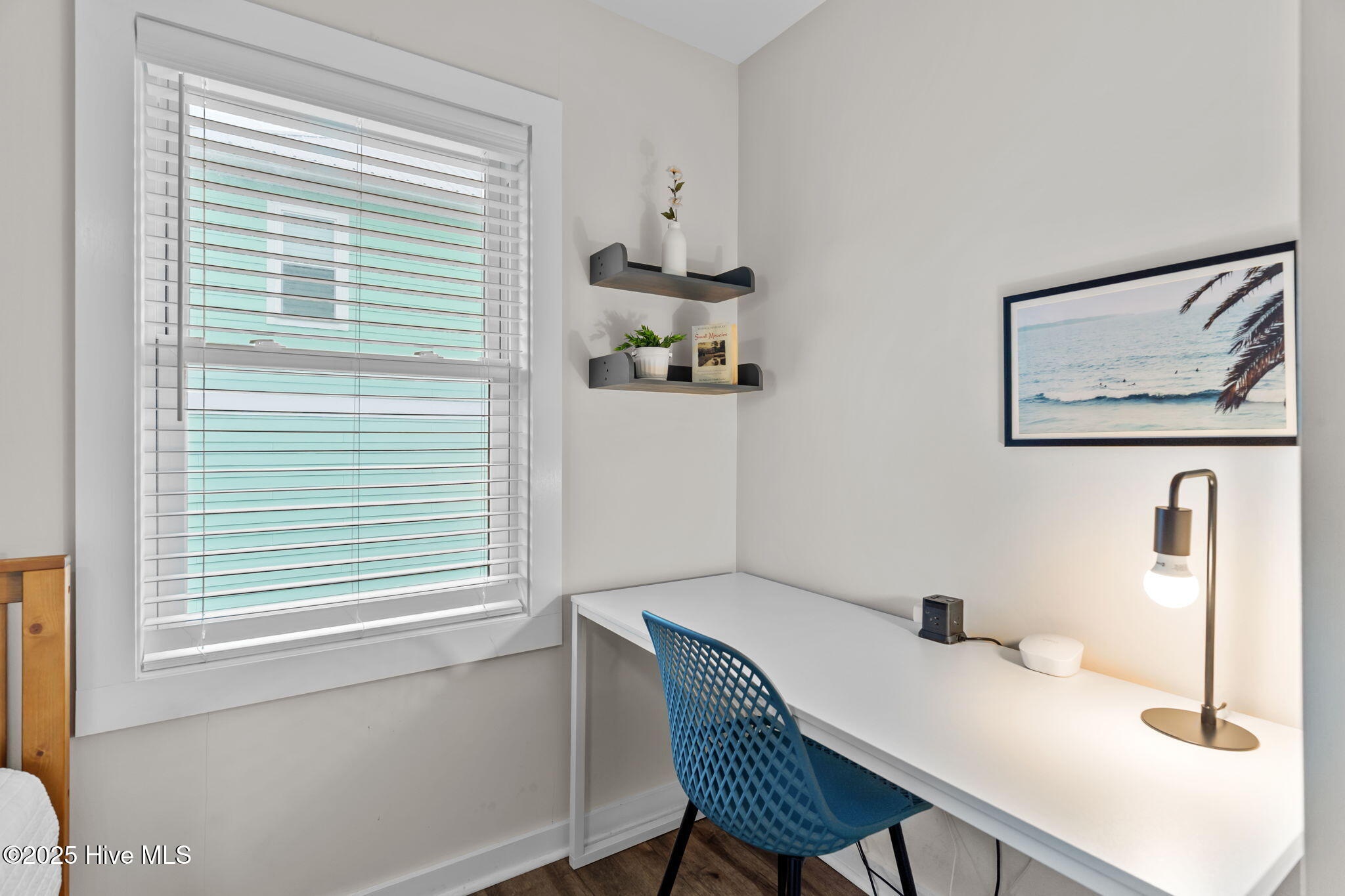 100526073 | Photo 37