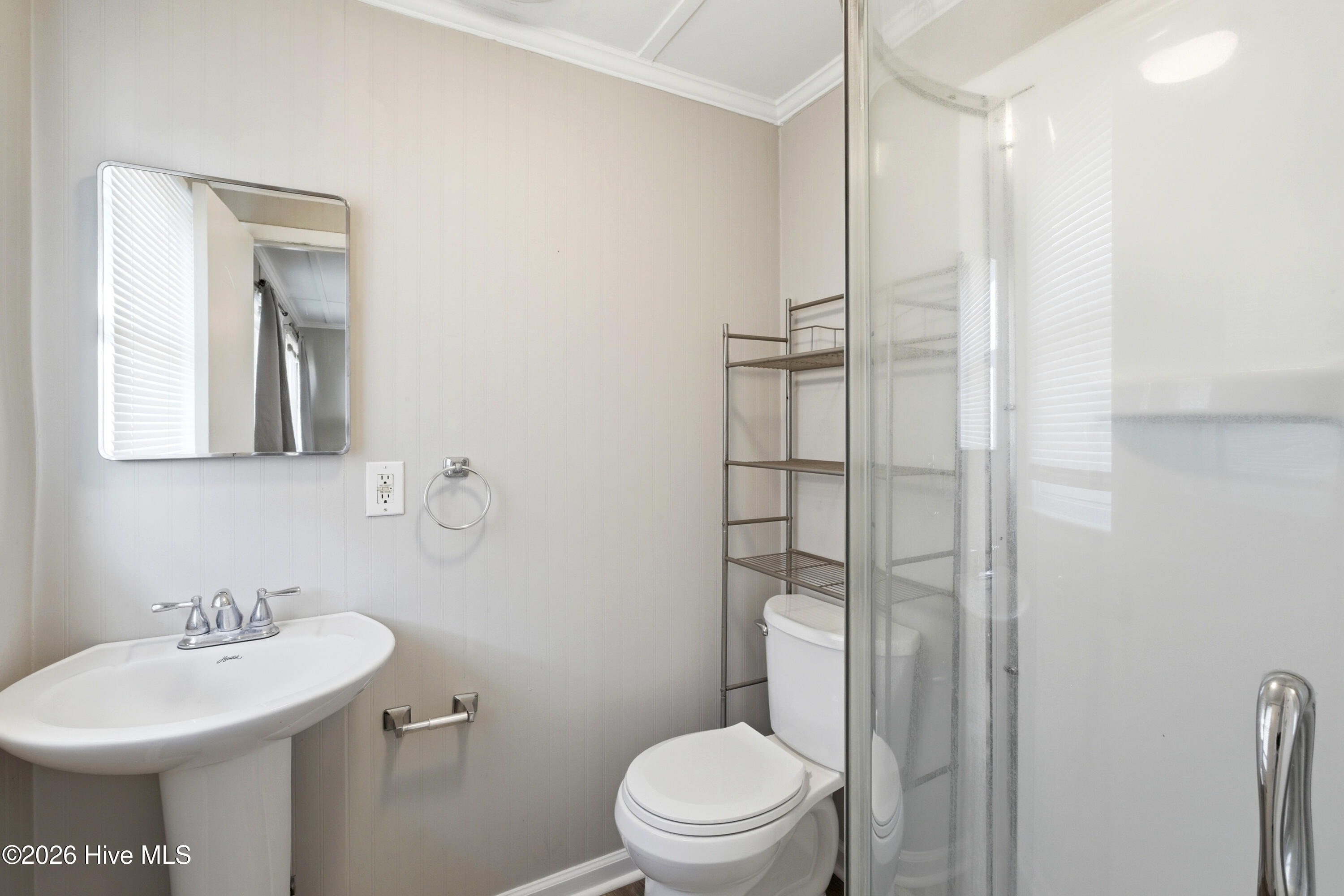 100557870 | Photo 32