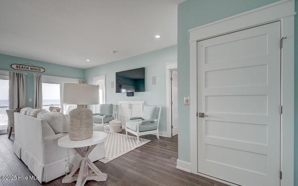 100508302 | Photo 32