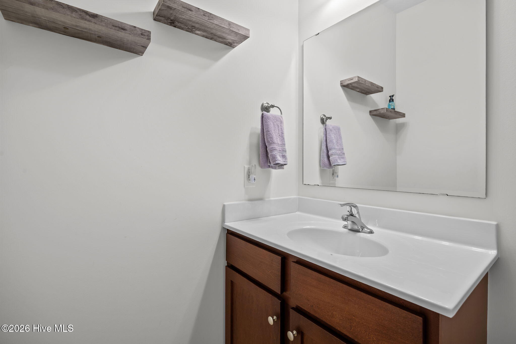 100560490 | Photo 23