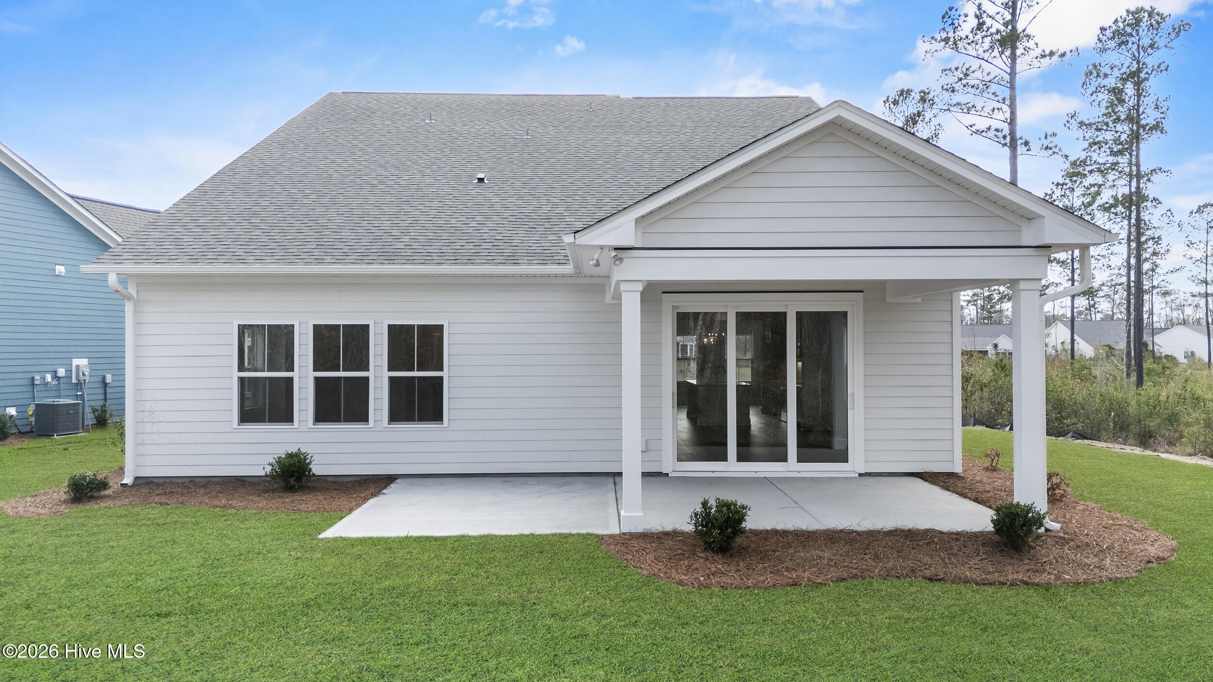 100523134 | Photo 46