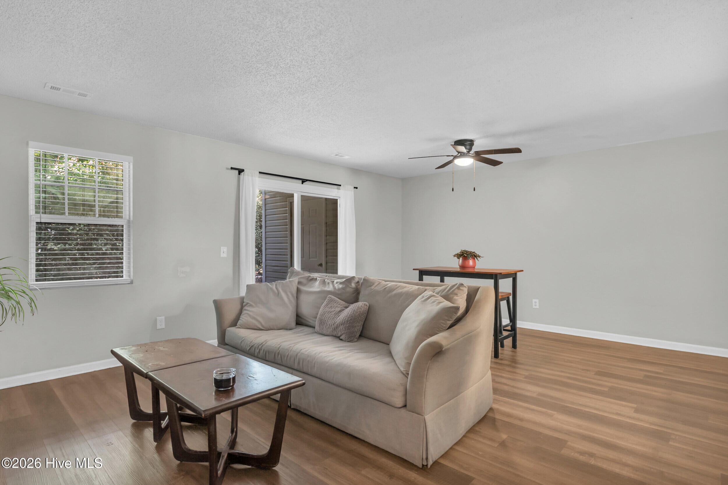 100548412 | Photo 17