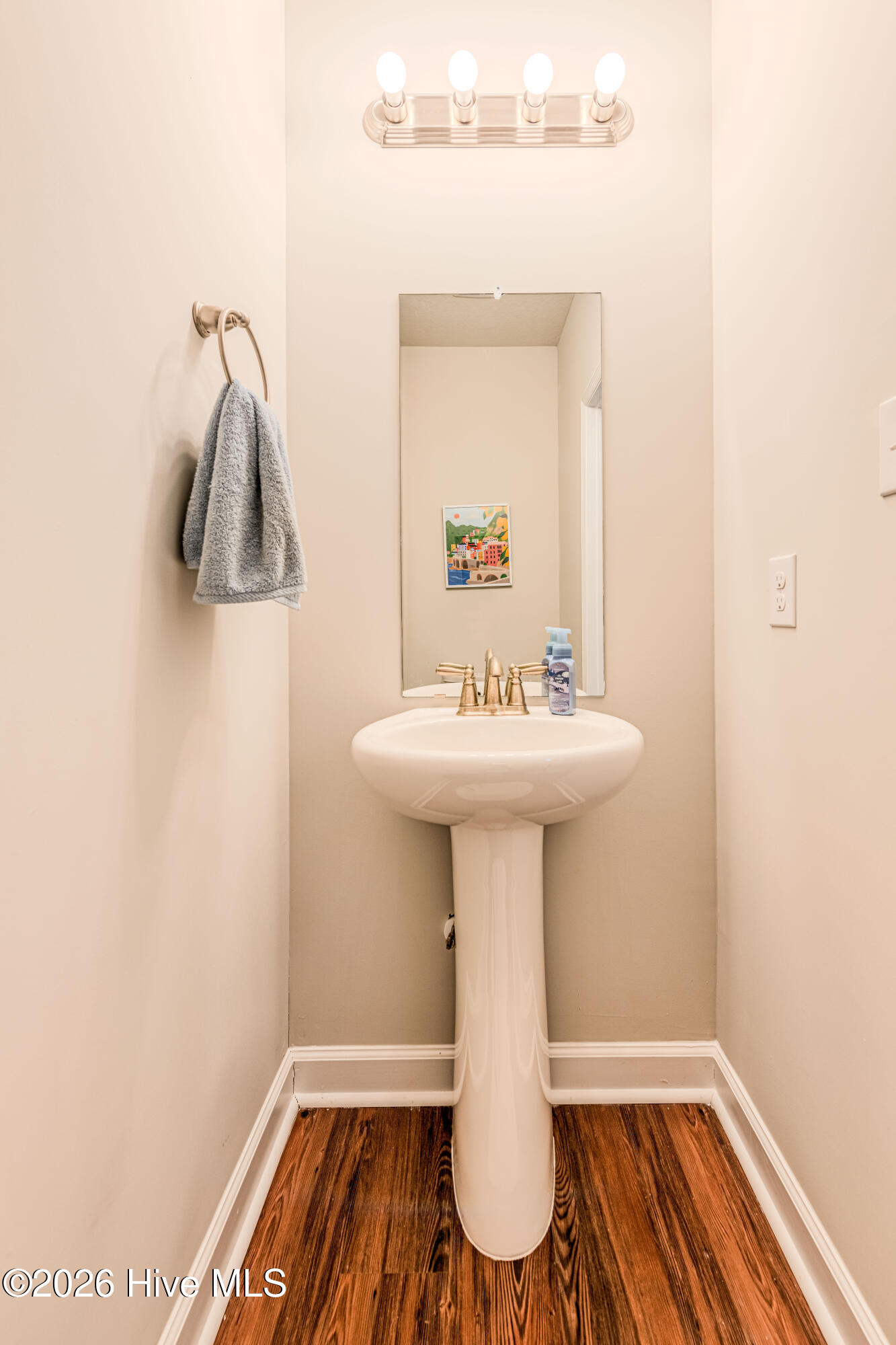 100565496 | Photo 11