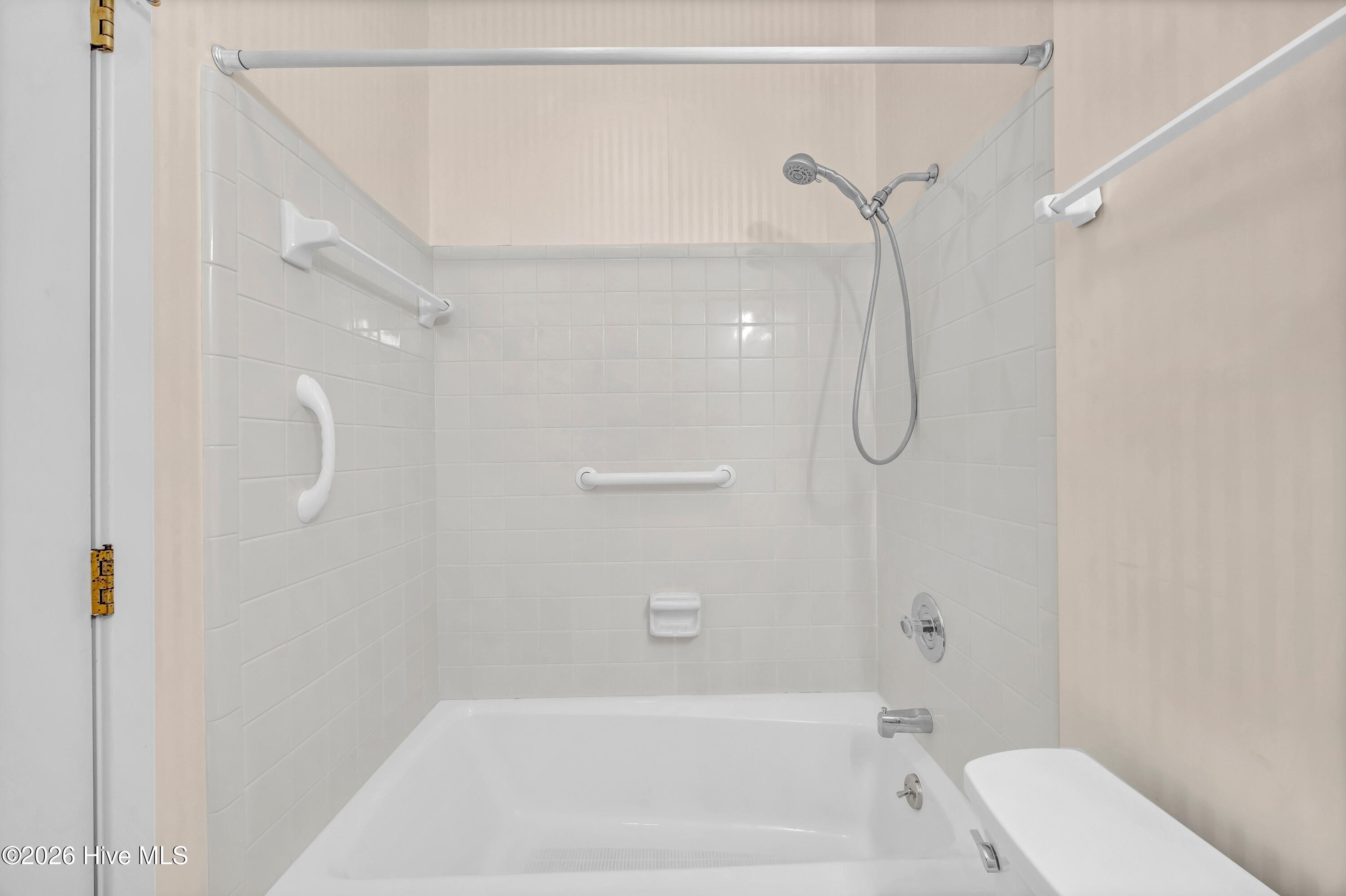 100566682 | Photo 27