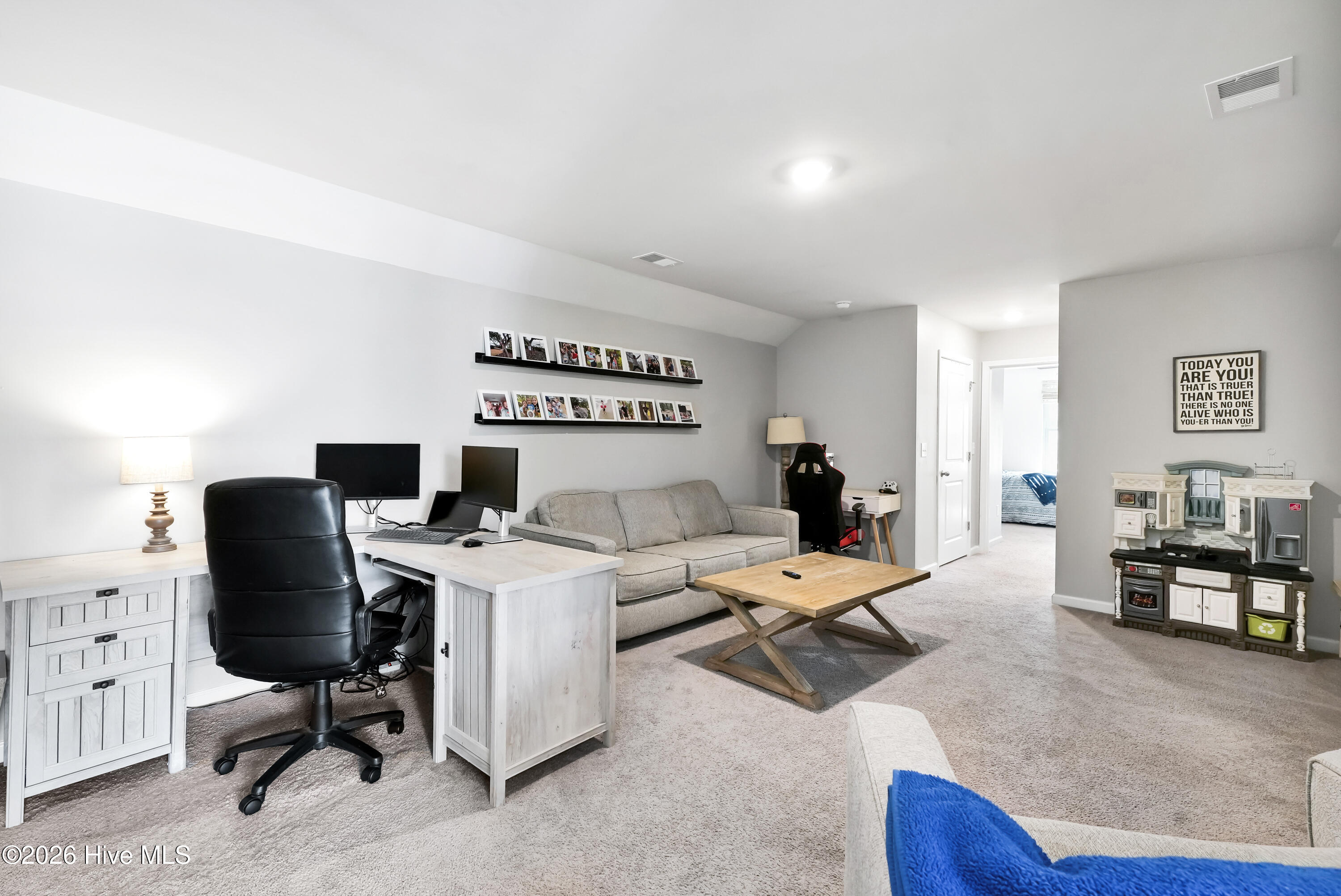 100563404 | Photo 27