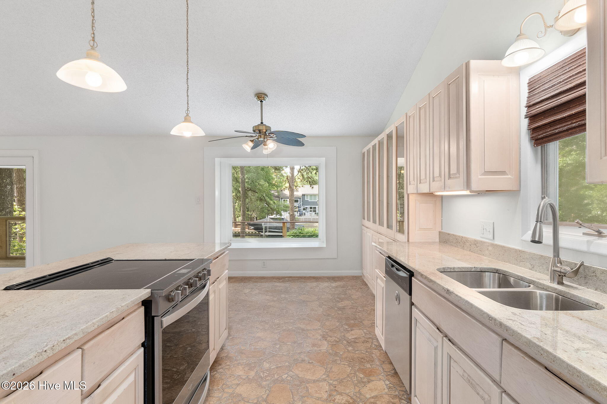 121 White Ash Drive,Pine Knoll Shores