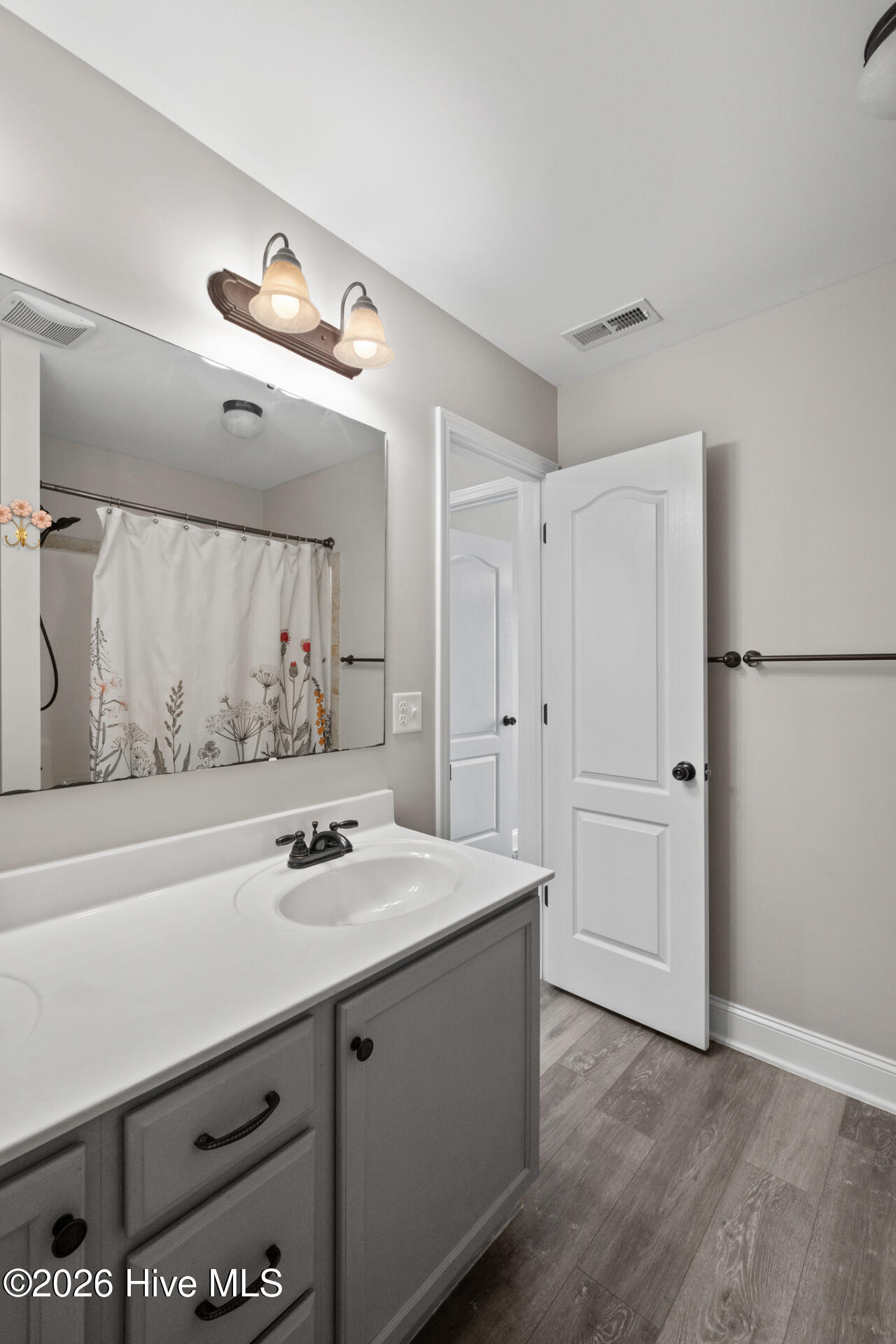 100566608 | Photo 68