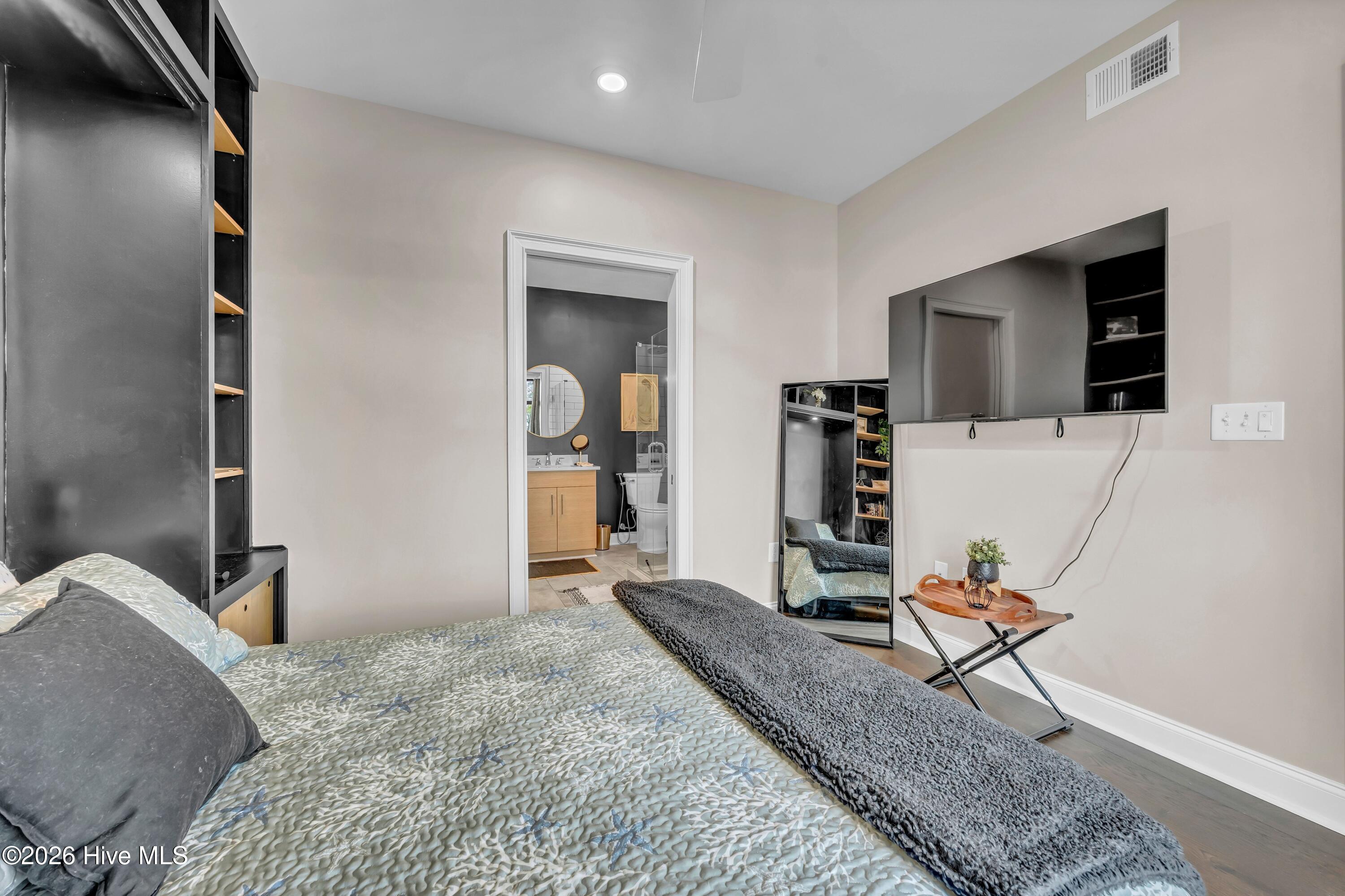 100553236 | Photo 18