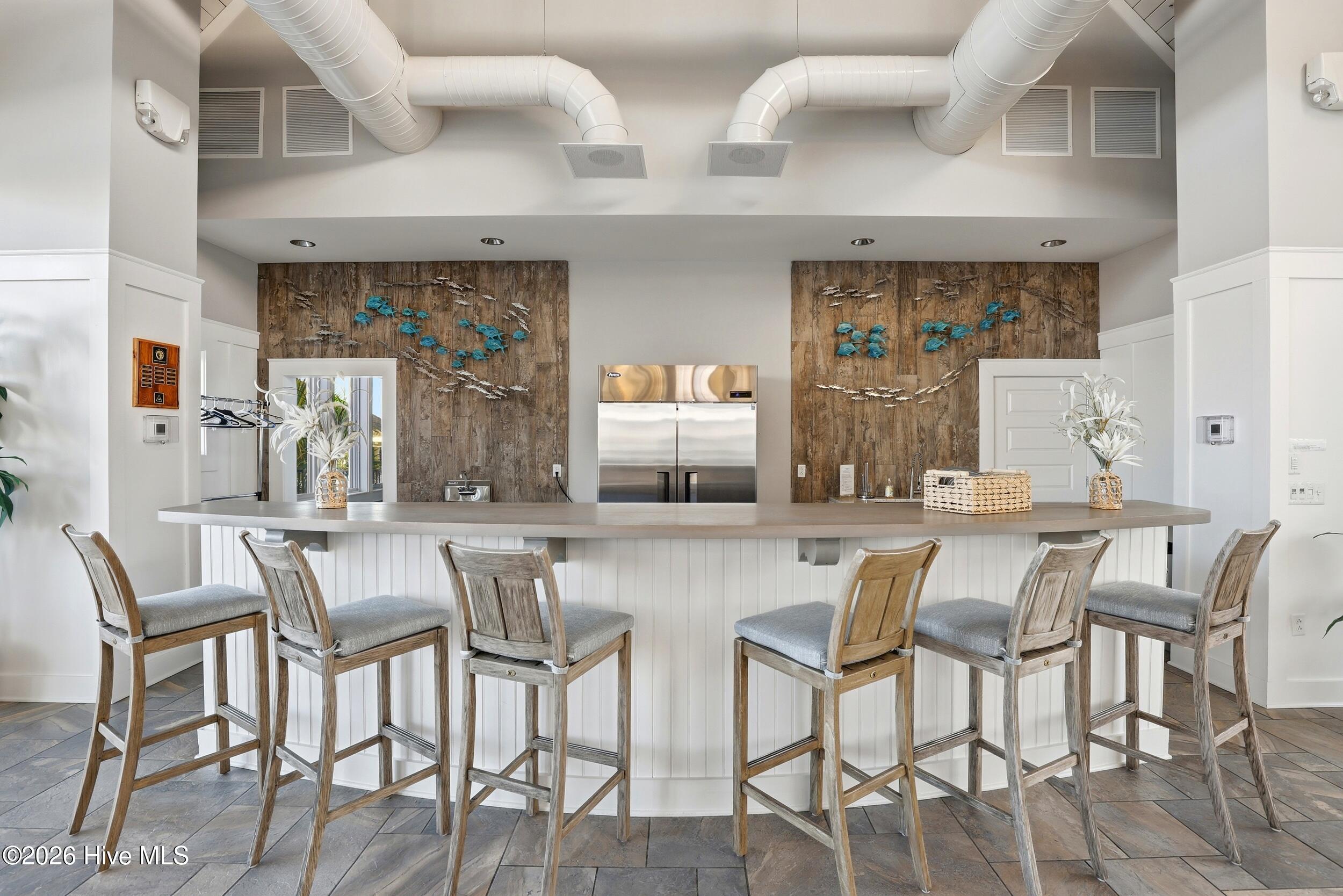 100567048 | Photo 42