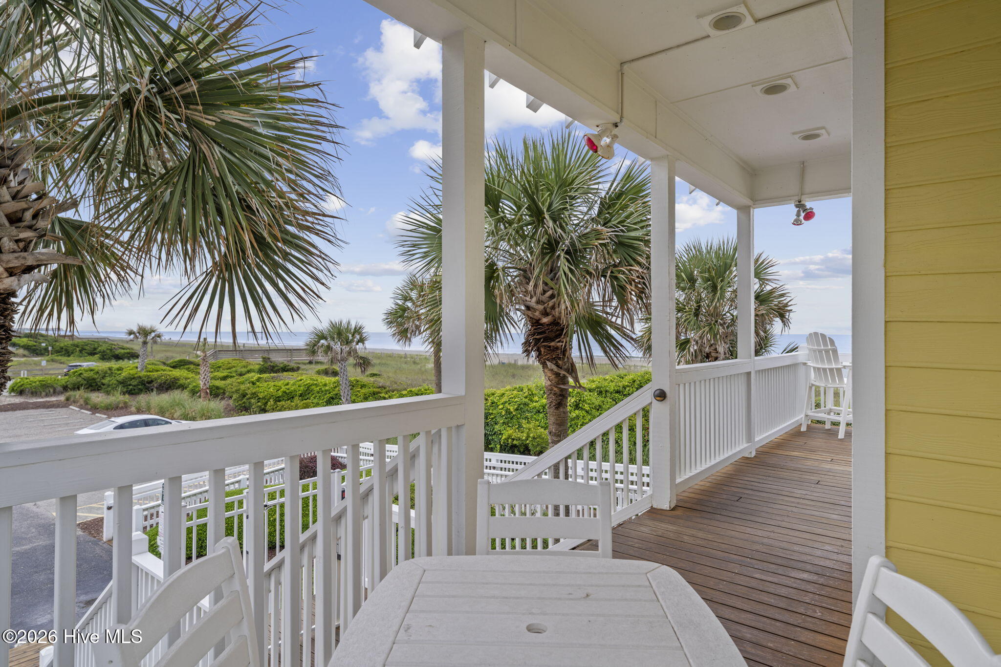 100560858 | Photo 91