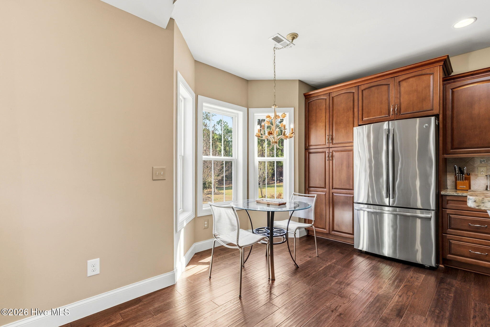 100560327 | Photo 14